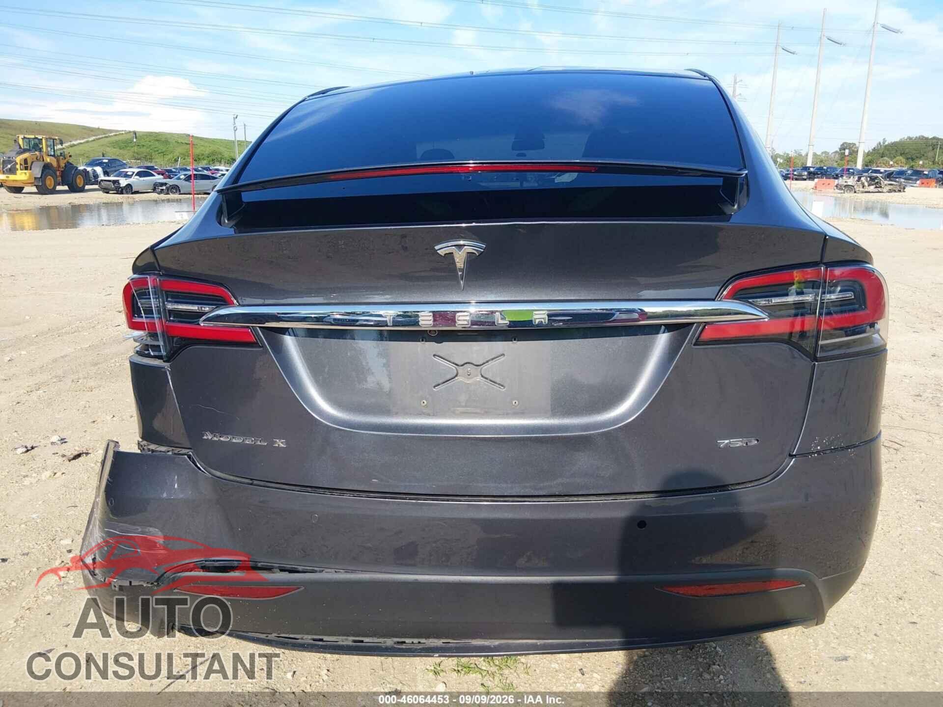 TESLA MODEL X 2018 - 5YJXCBE21JF120100