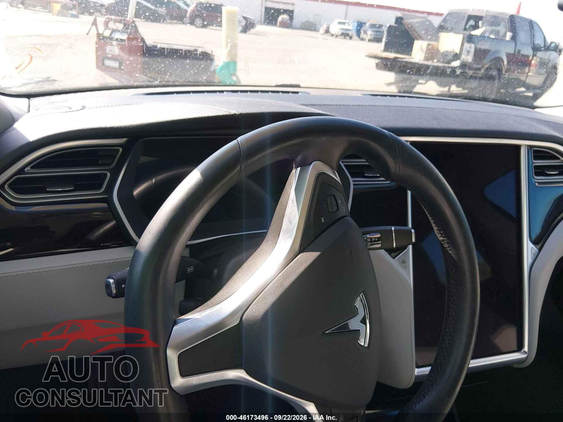 TESLA MODEL S 2015 - 5YJSA1H11FF083473