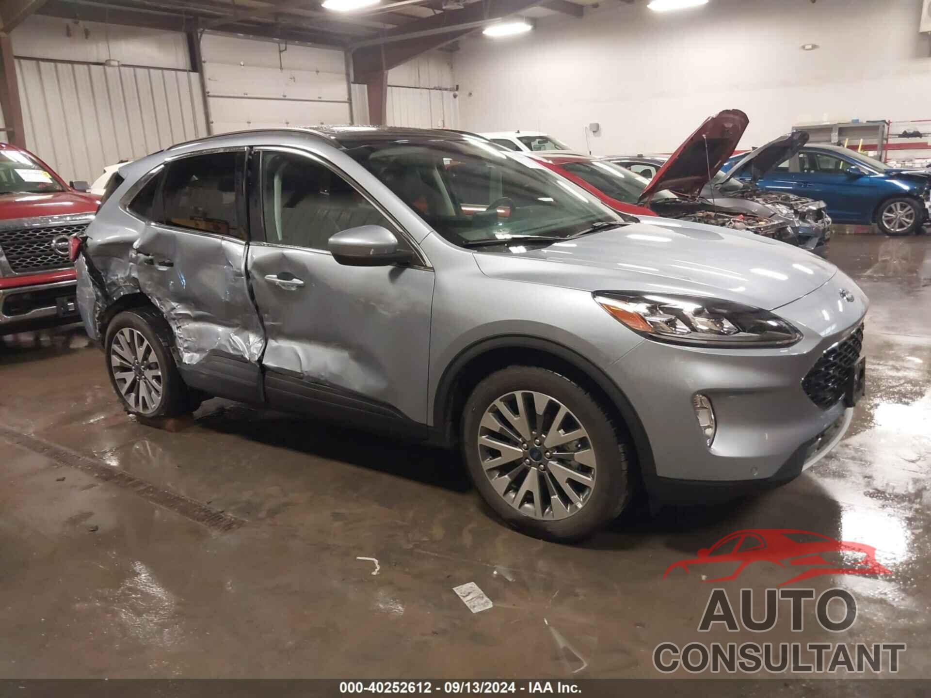 FORD ESCAPE 2022 - 1FMCU9J97NUA13004