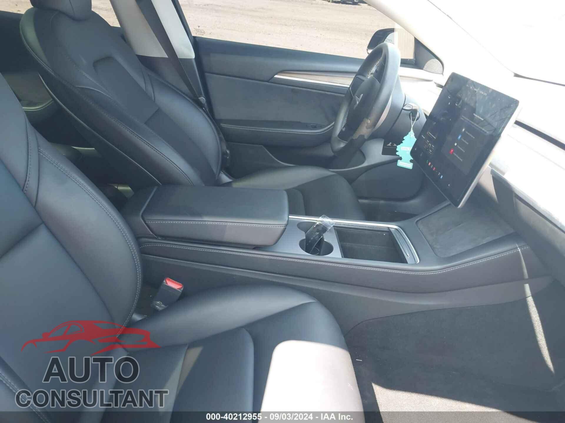 TESLA MODEL 3 2021 - 5YJ3E1EB4MF094311