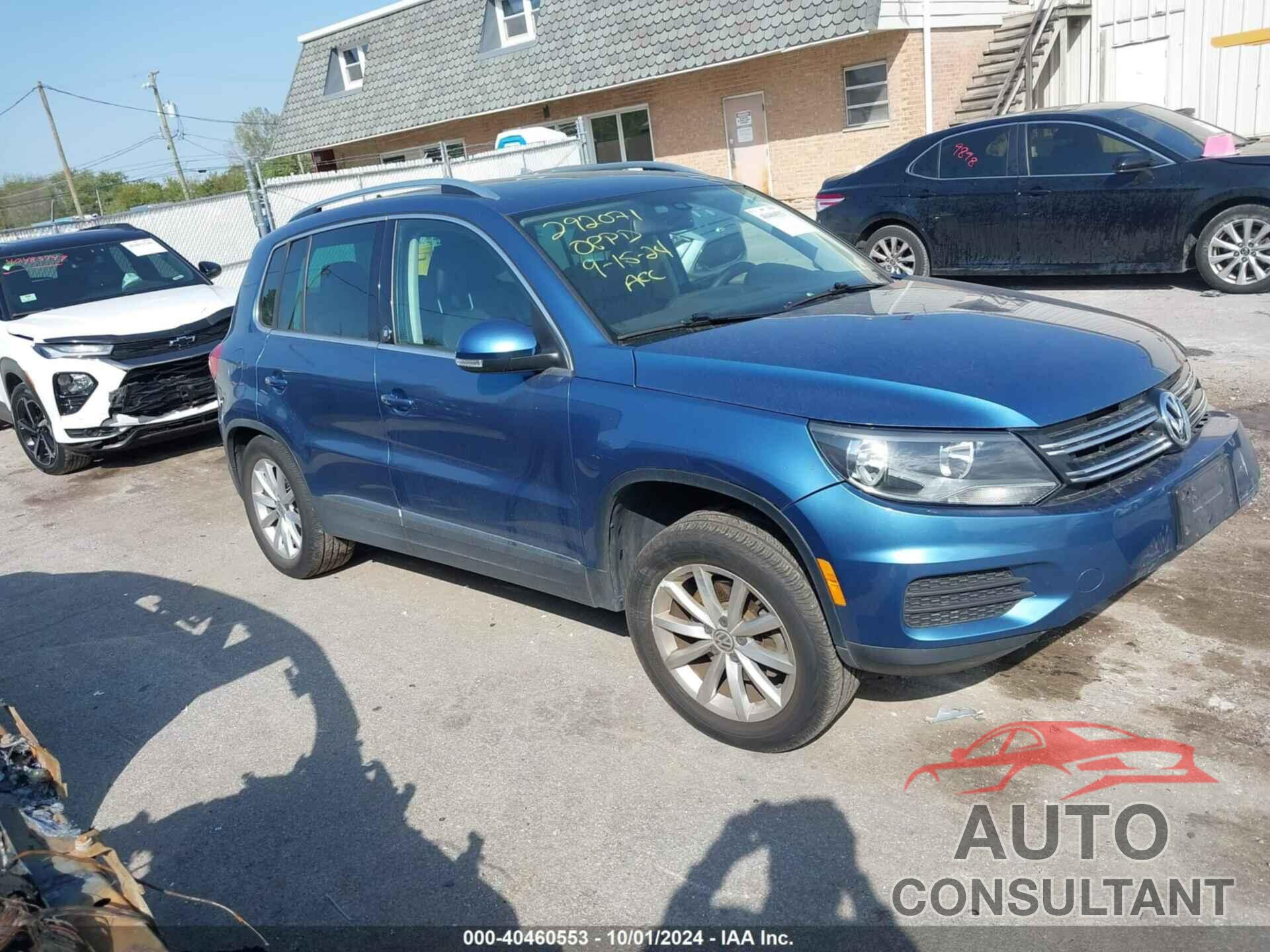 VOLKSWAGEN TIGUAN 2017 - WVGSV7AX4HK026322