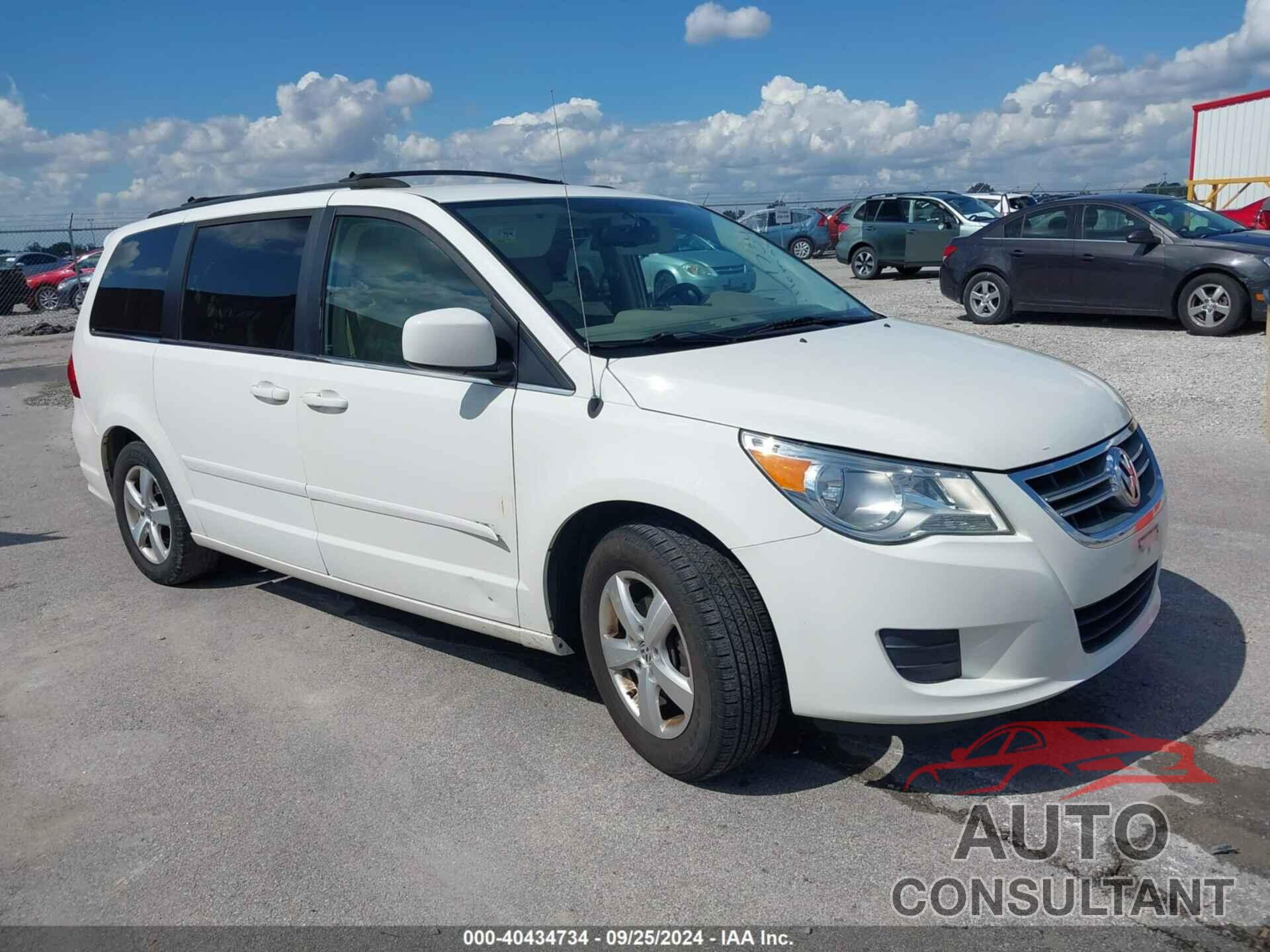 VOLKSWAGEN ROUTAN 2010 - 2V4RW3D16AR268235