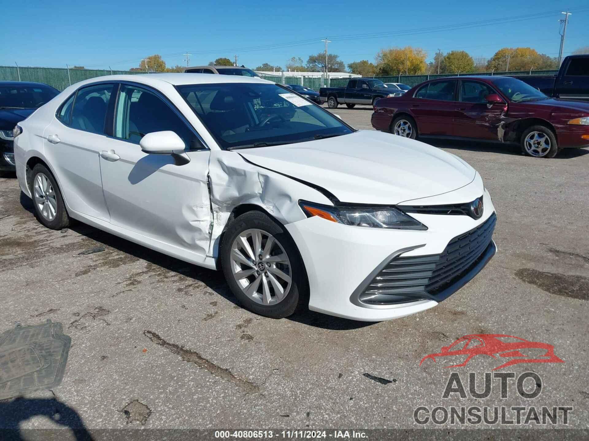 TOYOTA CAMRY 2022 - 4T1C11AK5NU663897