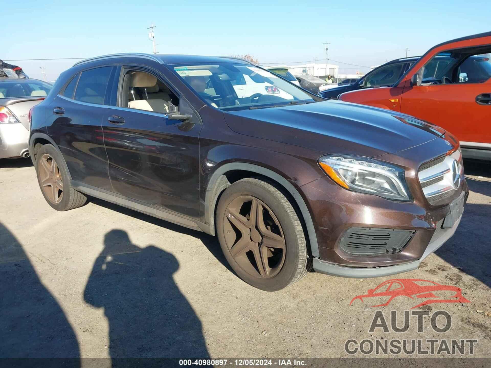 MERCEDES-BENZ GLA 250 2015 - WDCTG4GB5FJ064698