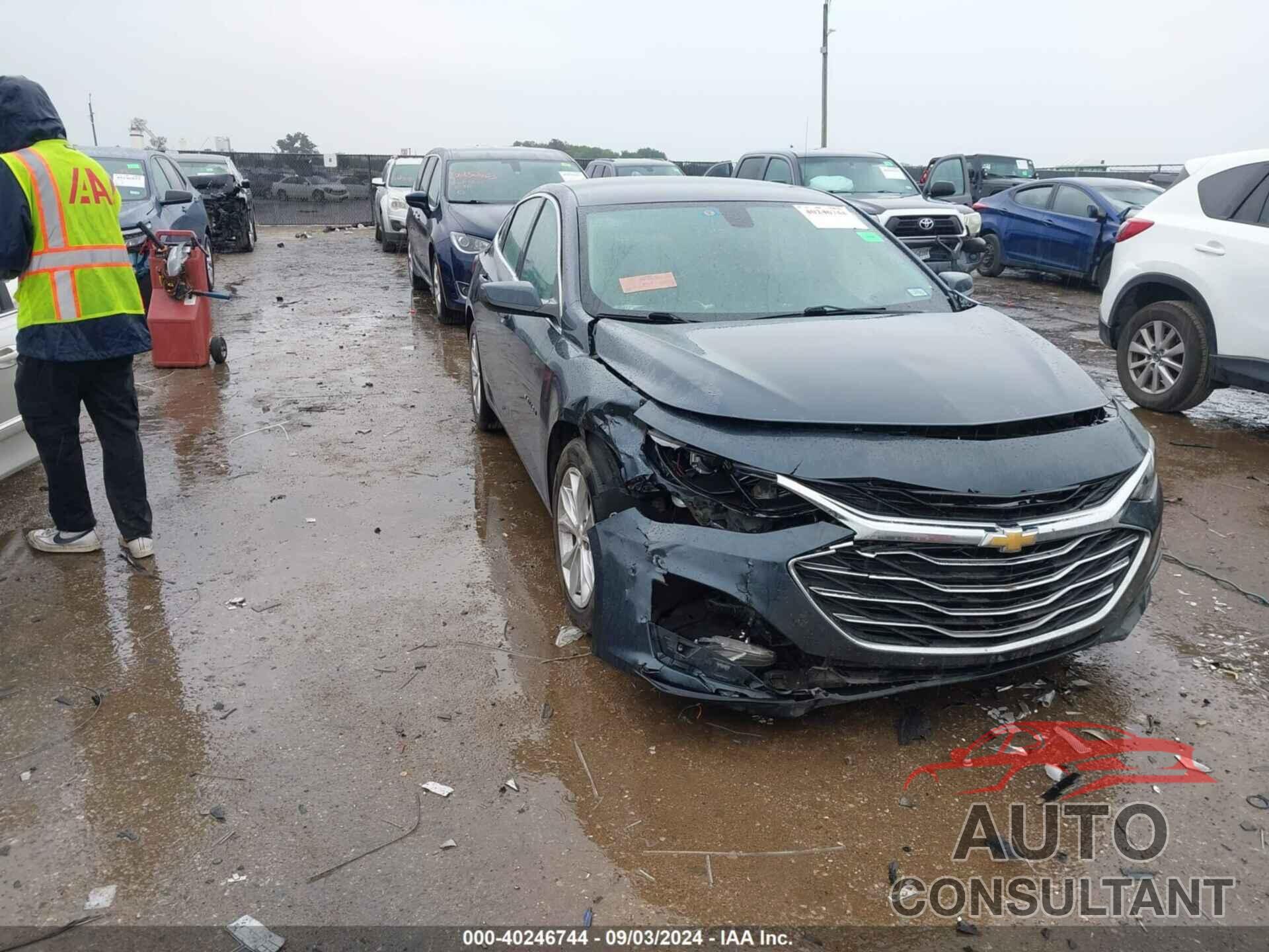 CHEVROLET MALIBU 2020 - 1G1ZD5ST8LF082070