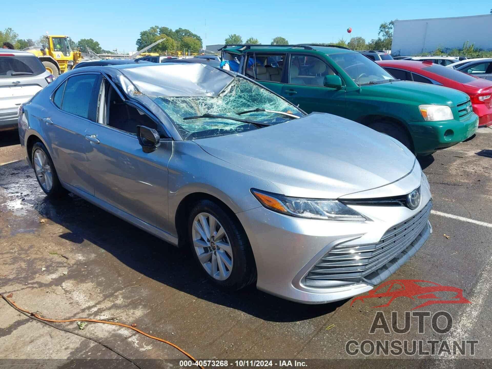 TOYOTA CAMRY 2022 - 4T1C11AK4NU061430