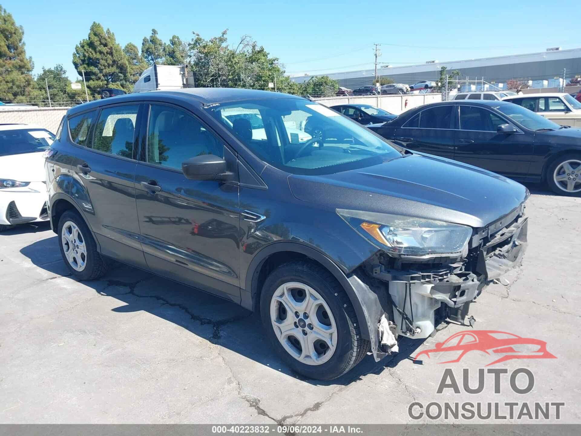 FORD ESCAPE 2018 - 1FMCU0F76JUA56987