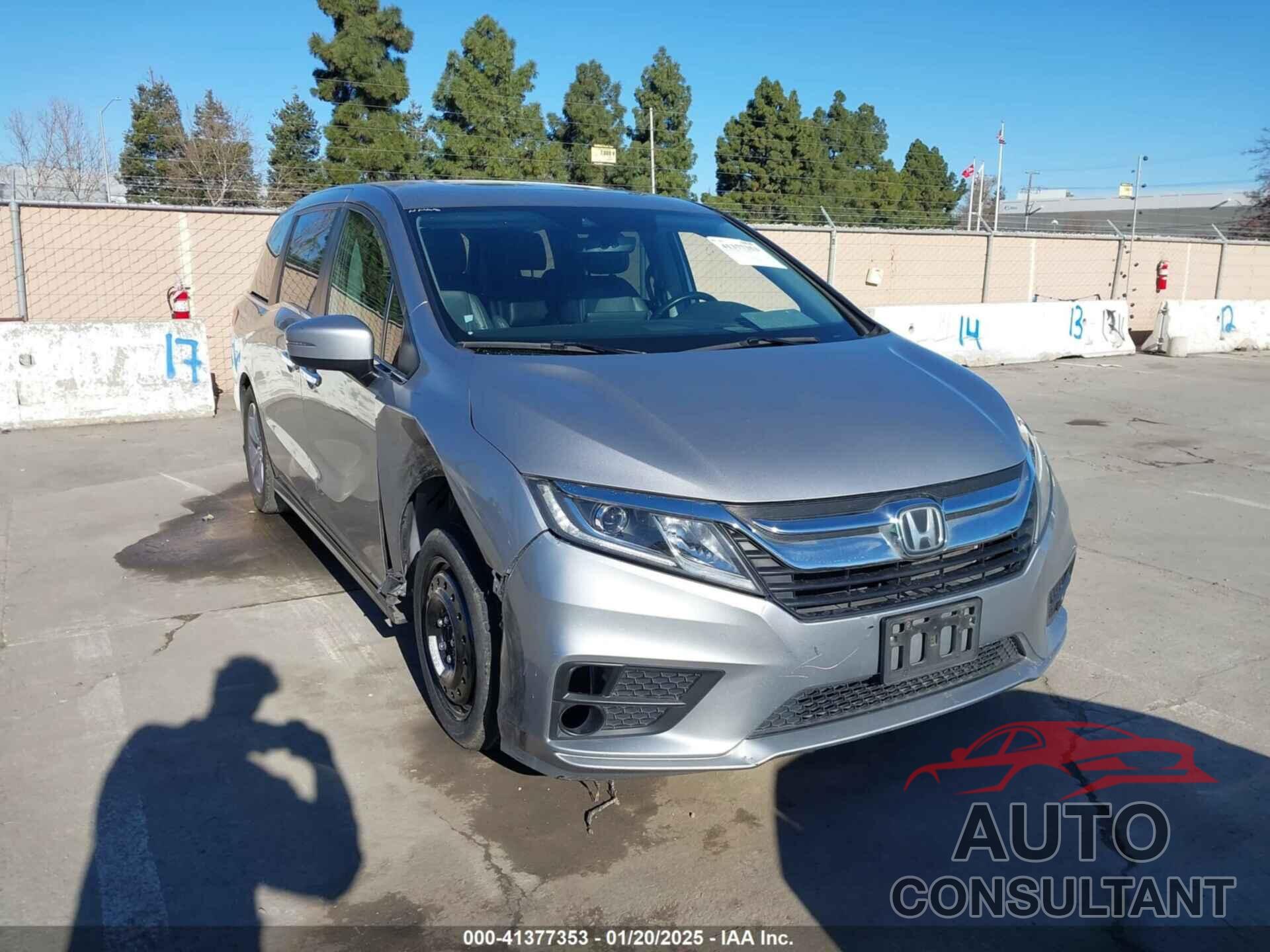 HONDA ODYSSEY 2018 - 5FNRL6H76JB066008