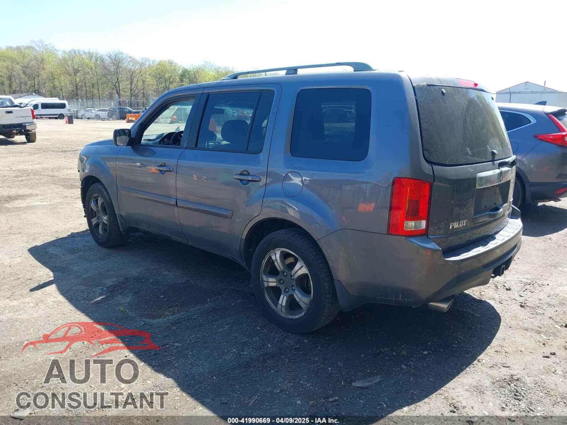 HONDA PILOT 2015 - 5FNYF4H32FB032255