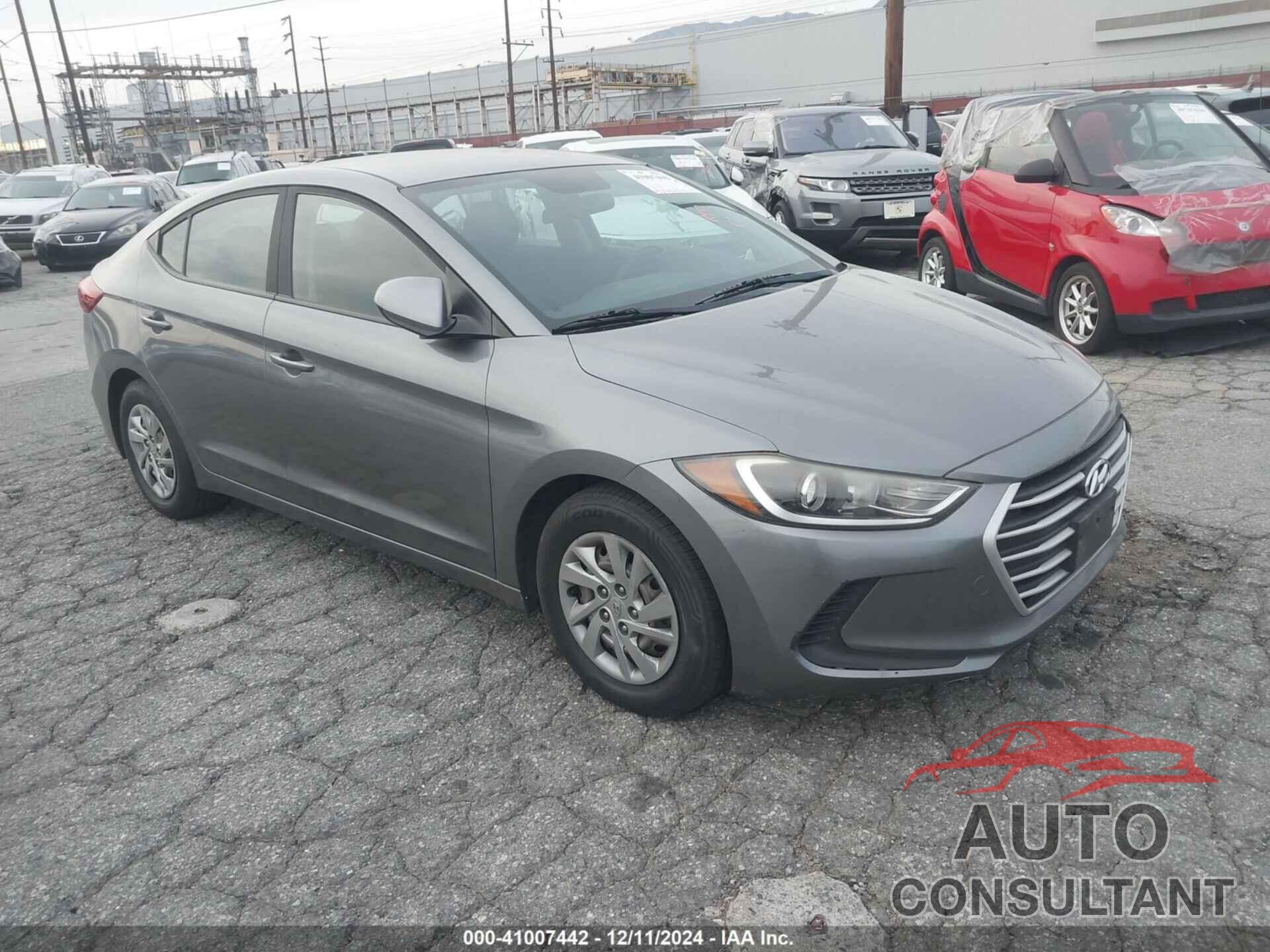 HYUNDAI ELANTRA 2018 - KMHD74LFXJU610434