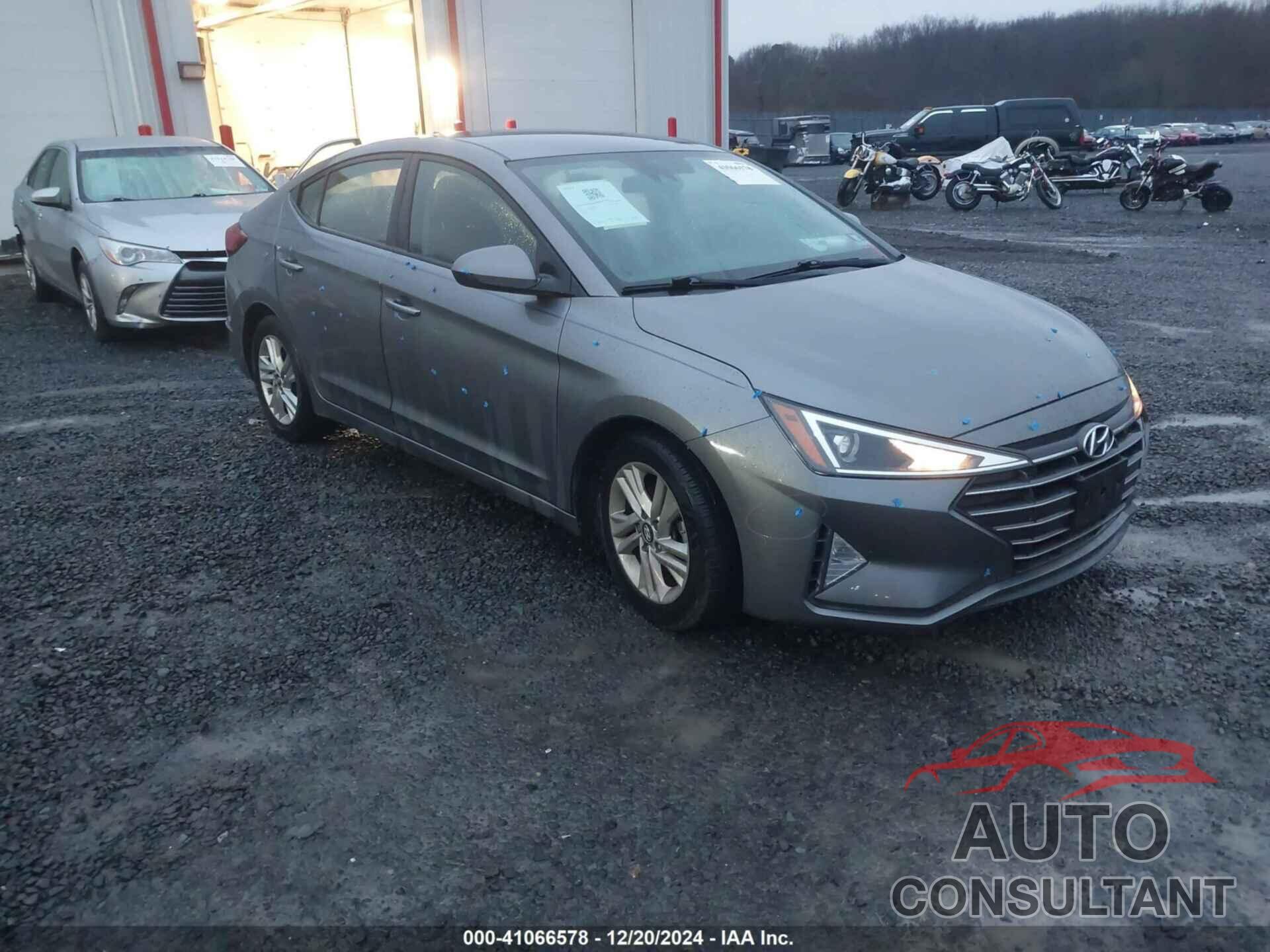 HYUNDAI ELANTRA 2019 - 5NPD84LF5KH415922