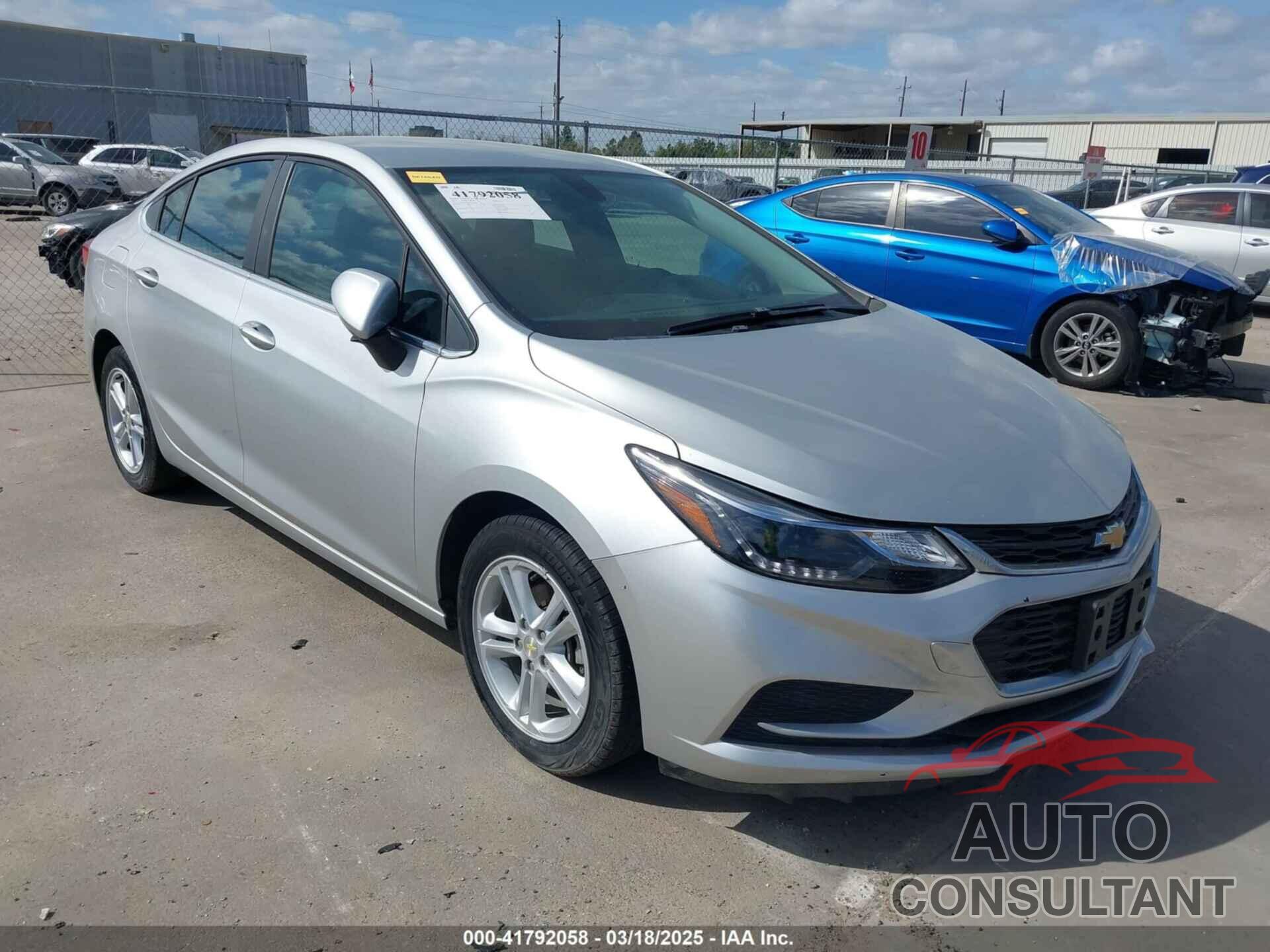 CHEVROLET CRUZE 2018 - 1G1BE5SM4J7183055