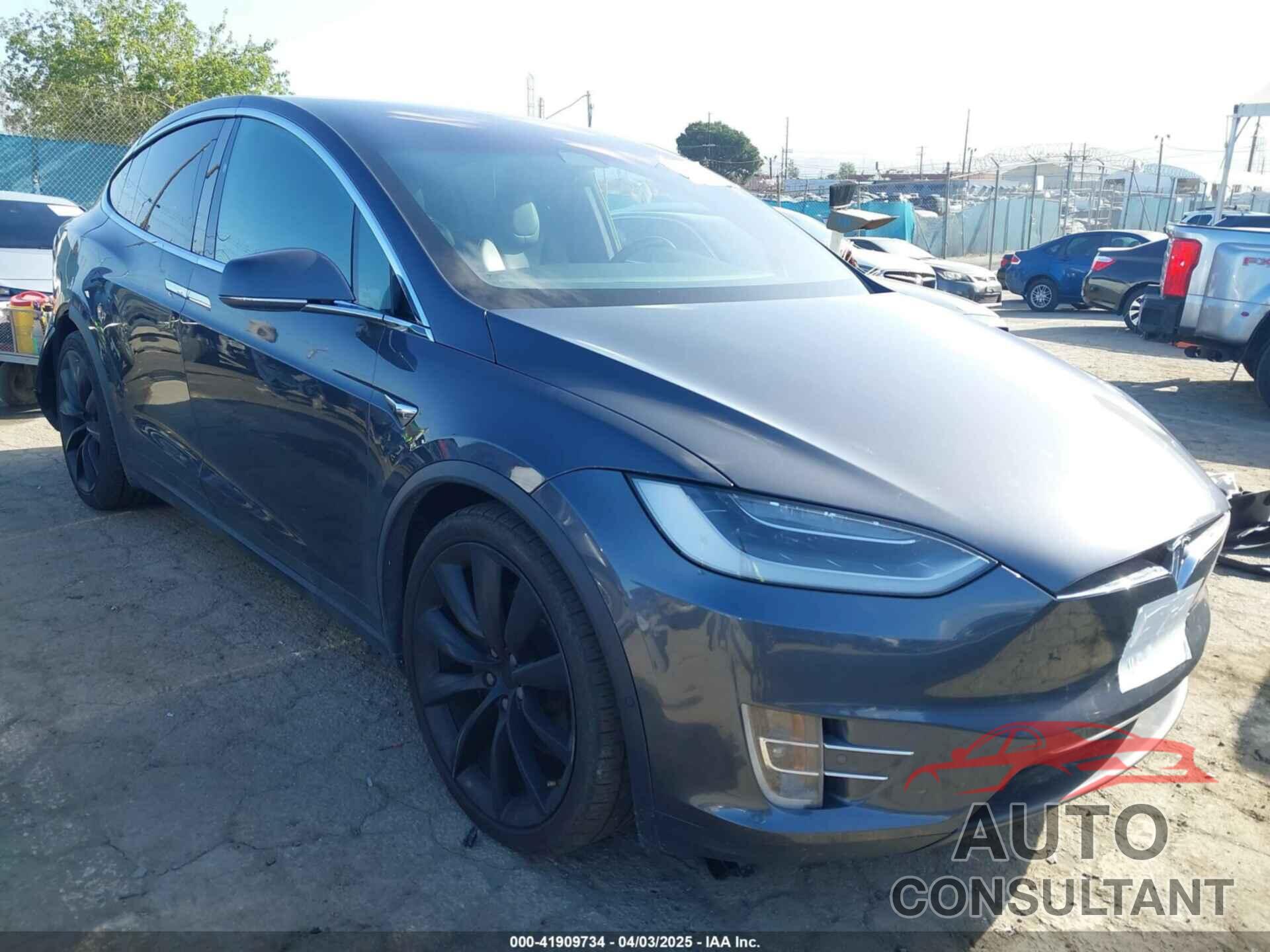 TESLA MODEL X 2018 - 5YJXCBE22JF124270