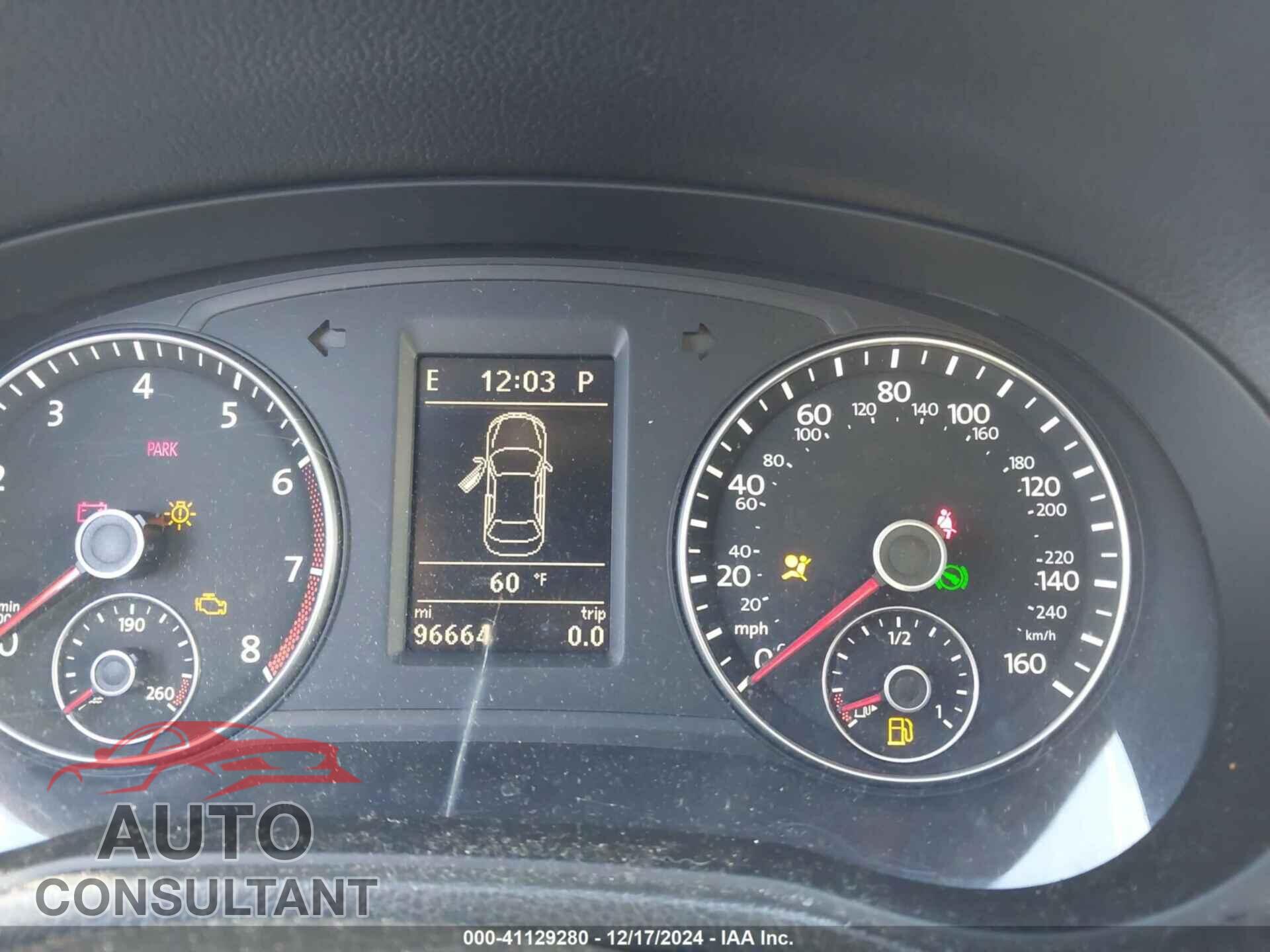 VOLKSWAGEN PASSAT 2013 - 1VWBP7A35DC058564