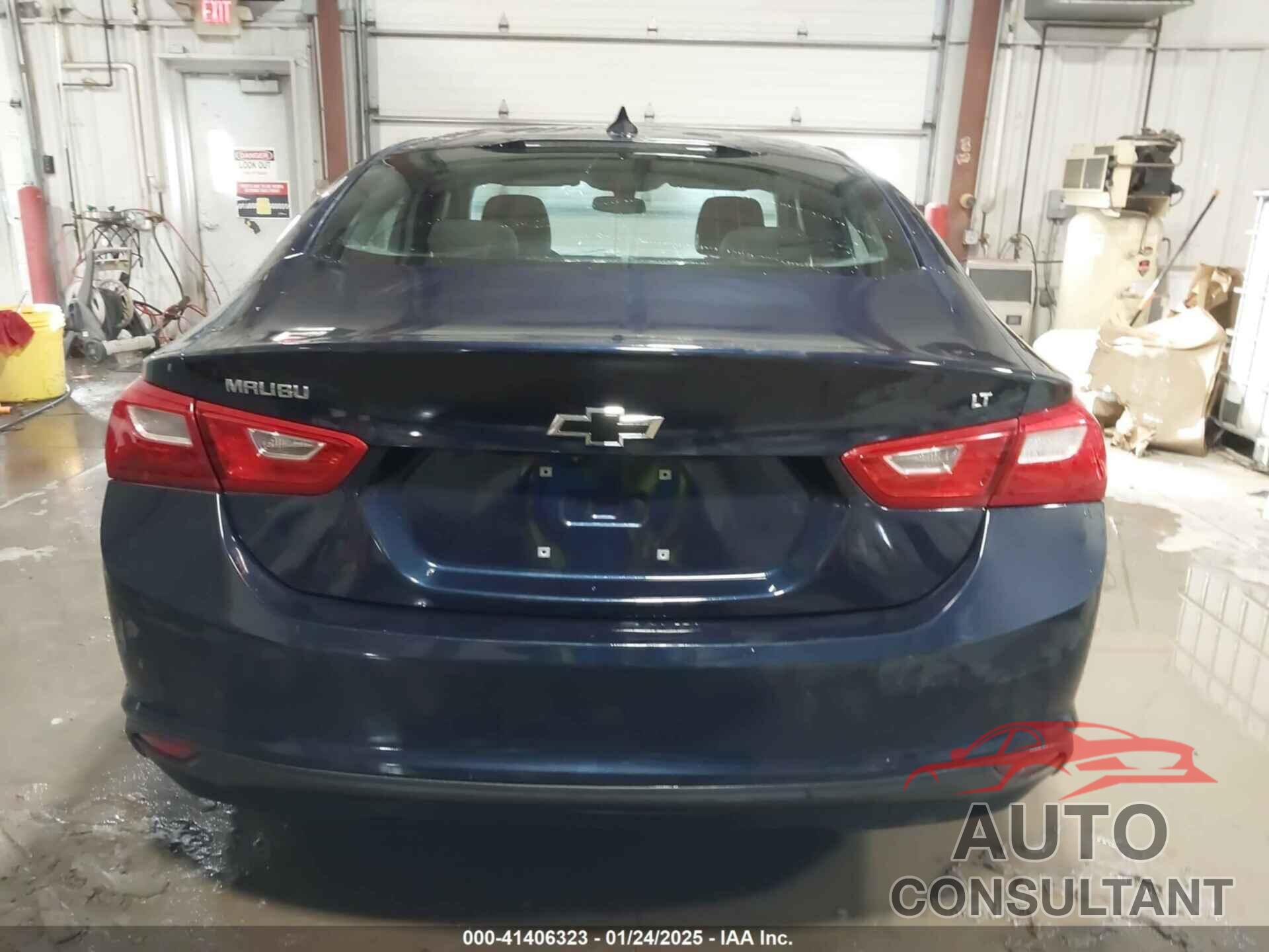 CHEVROLET MALIBU 2017 - 1G1ZE5ST5HF137689