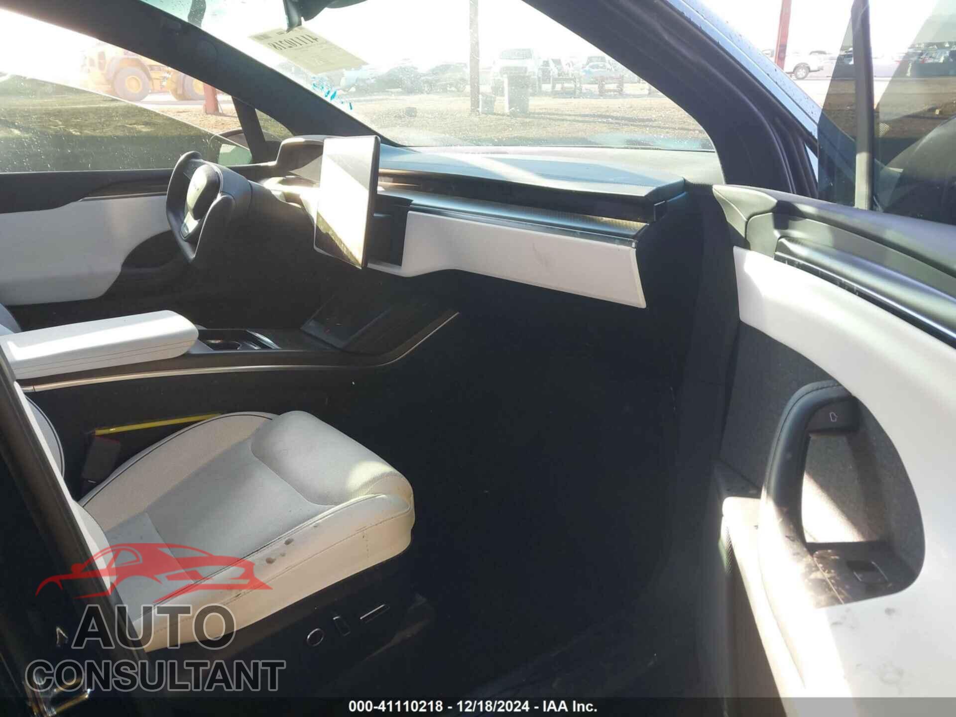 TESLA MODEL X 2023 - 7SAXCBE66PF374626
