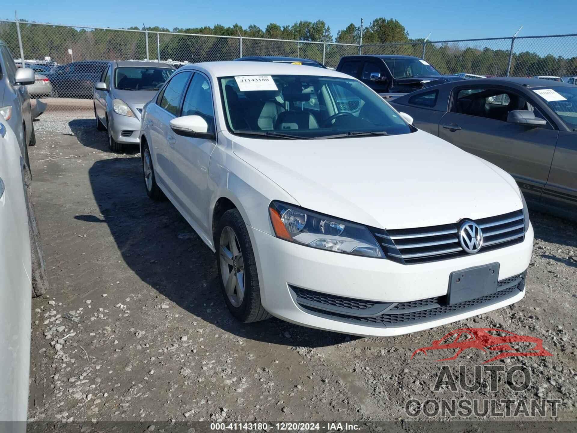 VOLKSWAGEN PASSAT 2012 - 1VWBP7A33CC106660