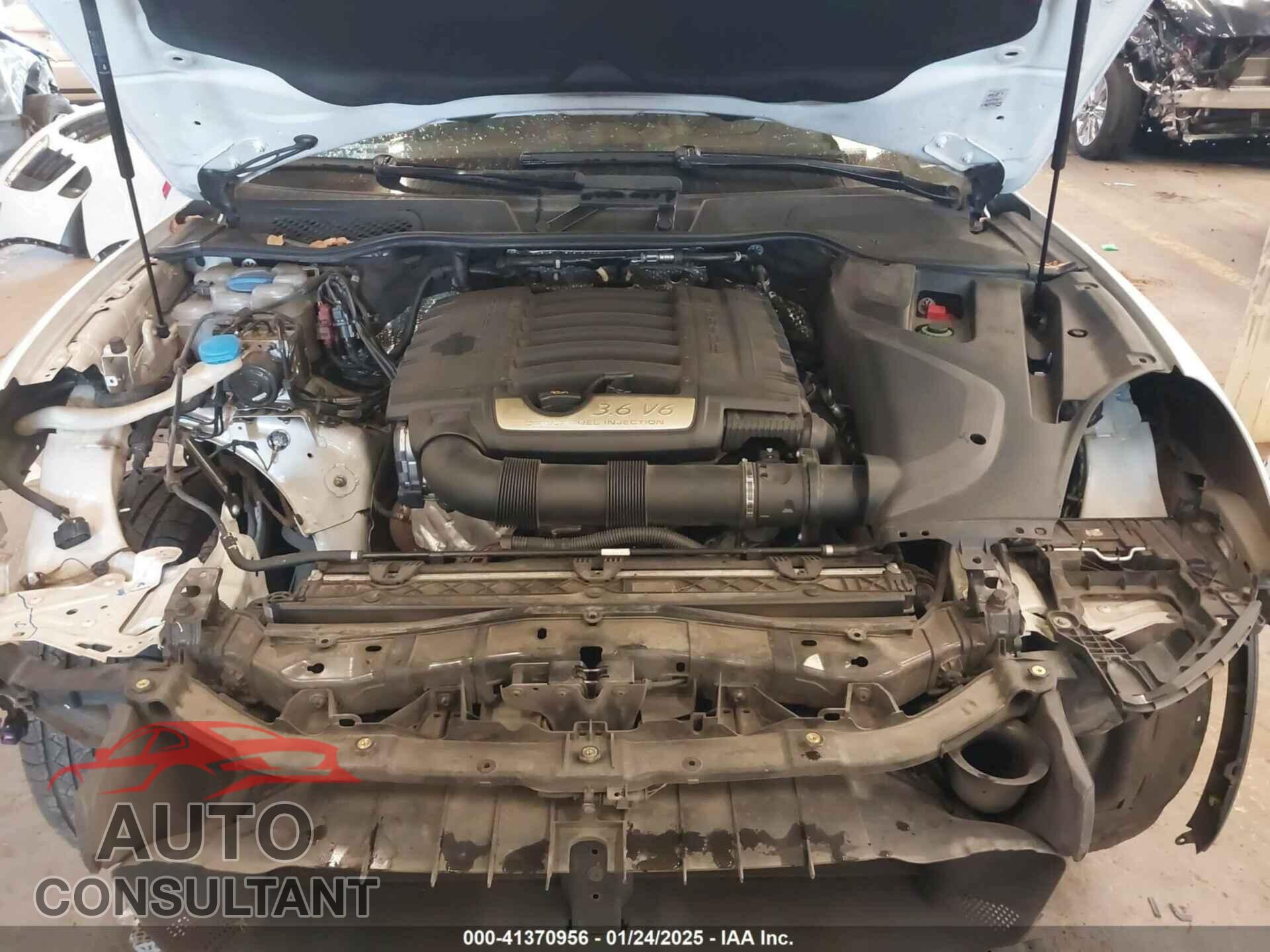 PORSCHE CAYENNE 2016 - WP1AA2A26GLA10357