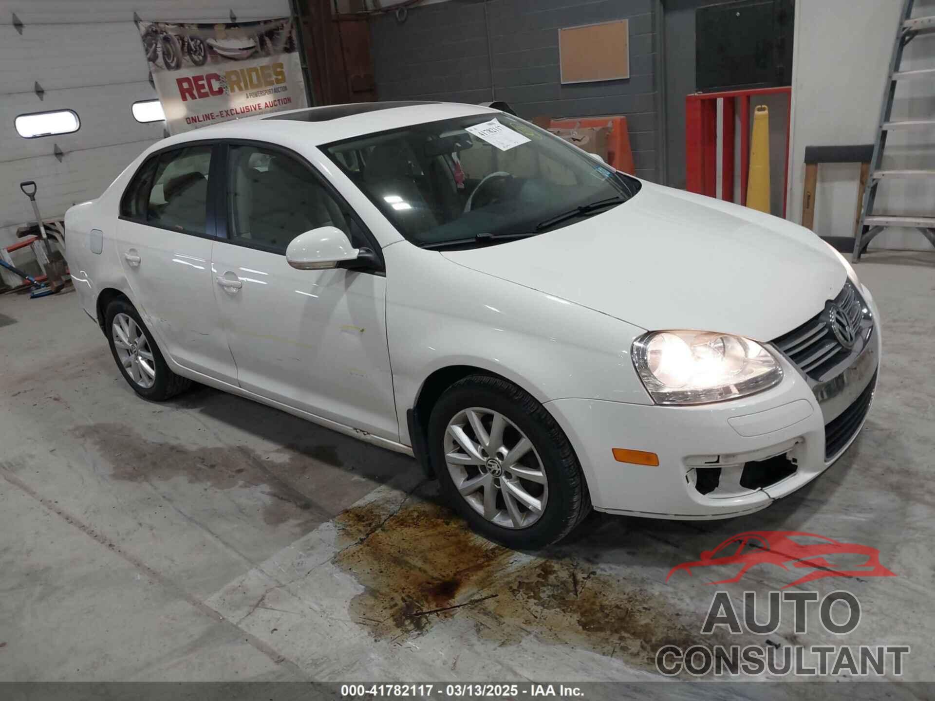 VOLKSWAGEN JETTA 2010 - 3VWRZ7AJ4AM144918