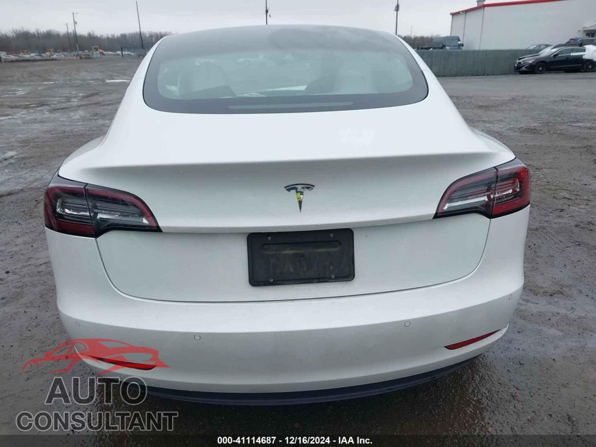 TESLA MODEL 3 2021 - 5YJ3E1EA2MF098591