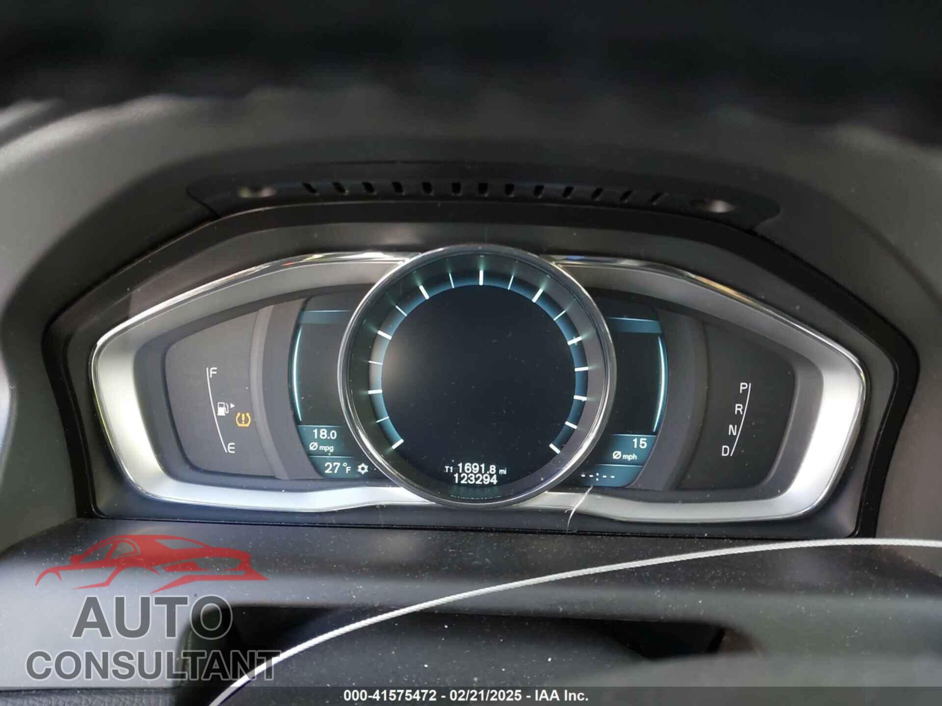 VOLVO XC60 2015 - YV4902RD6F2585976