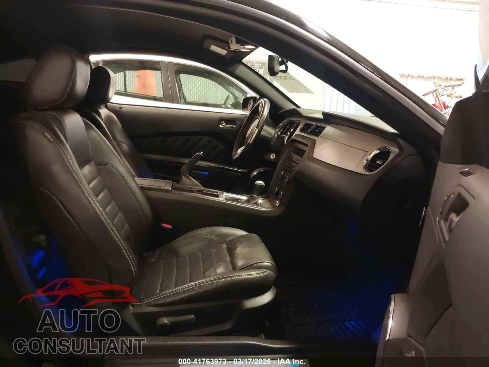 FORD MUSTANG 2011 - 1ZVBP8AM4B5152094