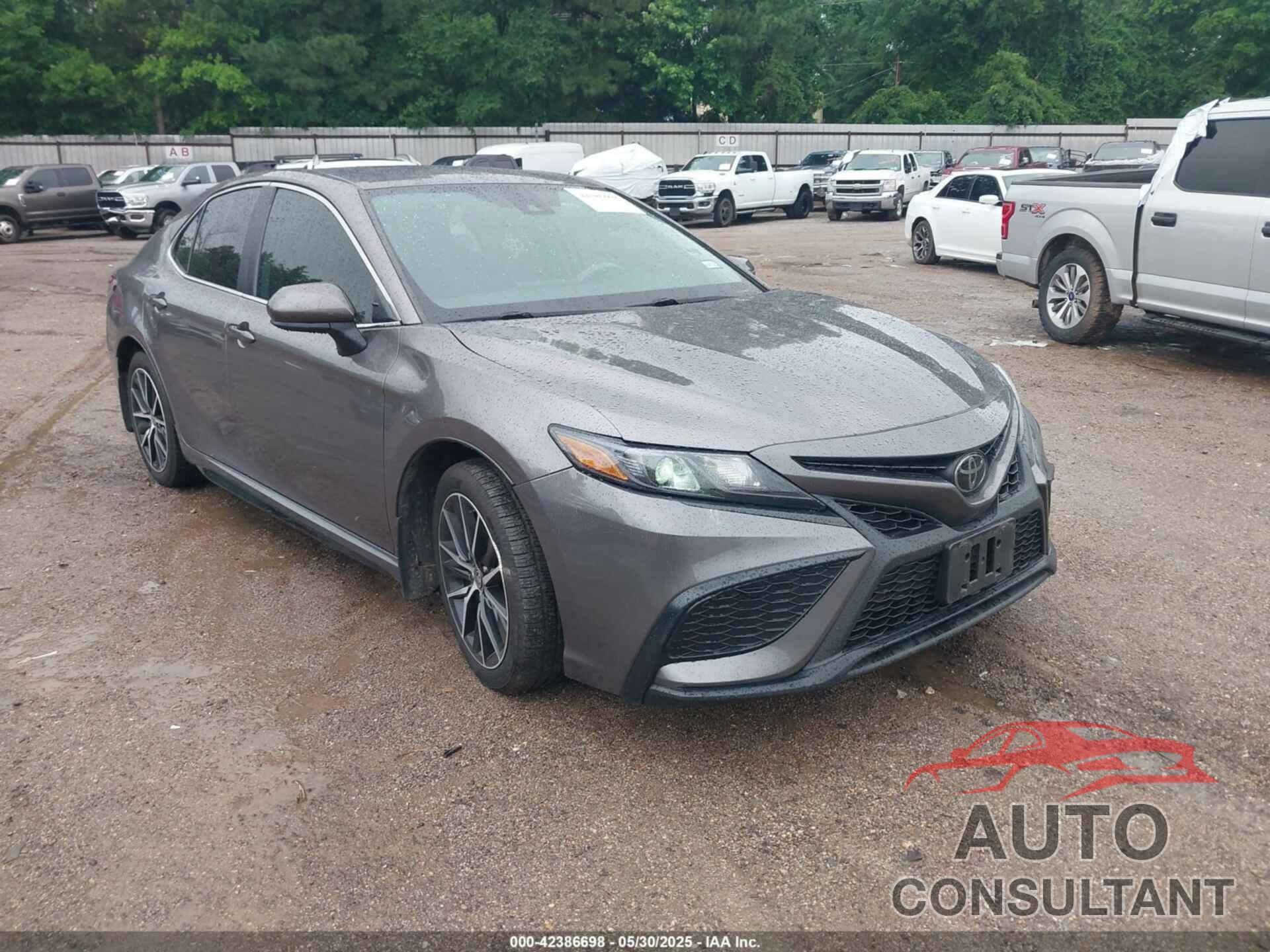 TOYOTA CAMRY 2021 - 4T1G11AKXMU452078