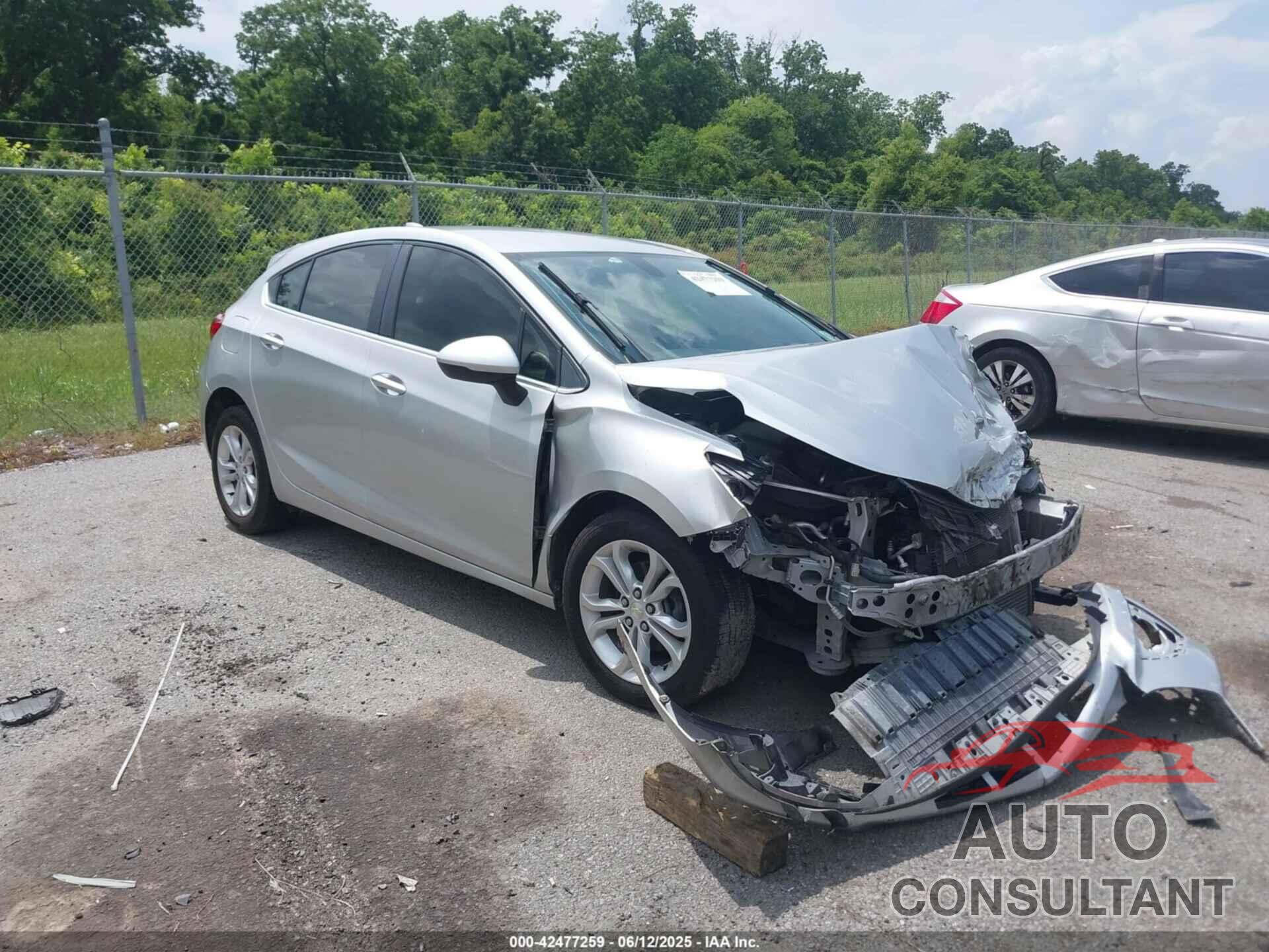 CHEVROLET CRUZE 2019 - 3G1BE6SM5KS561733