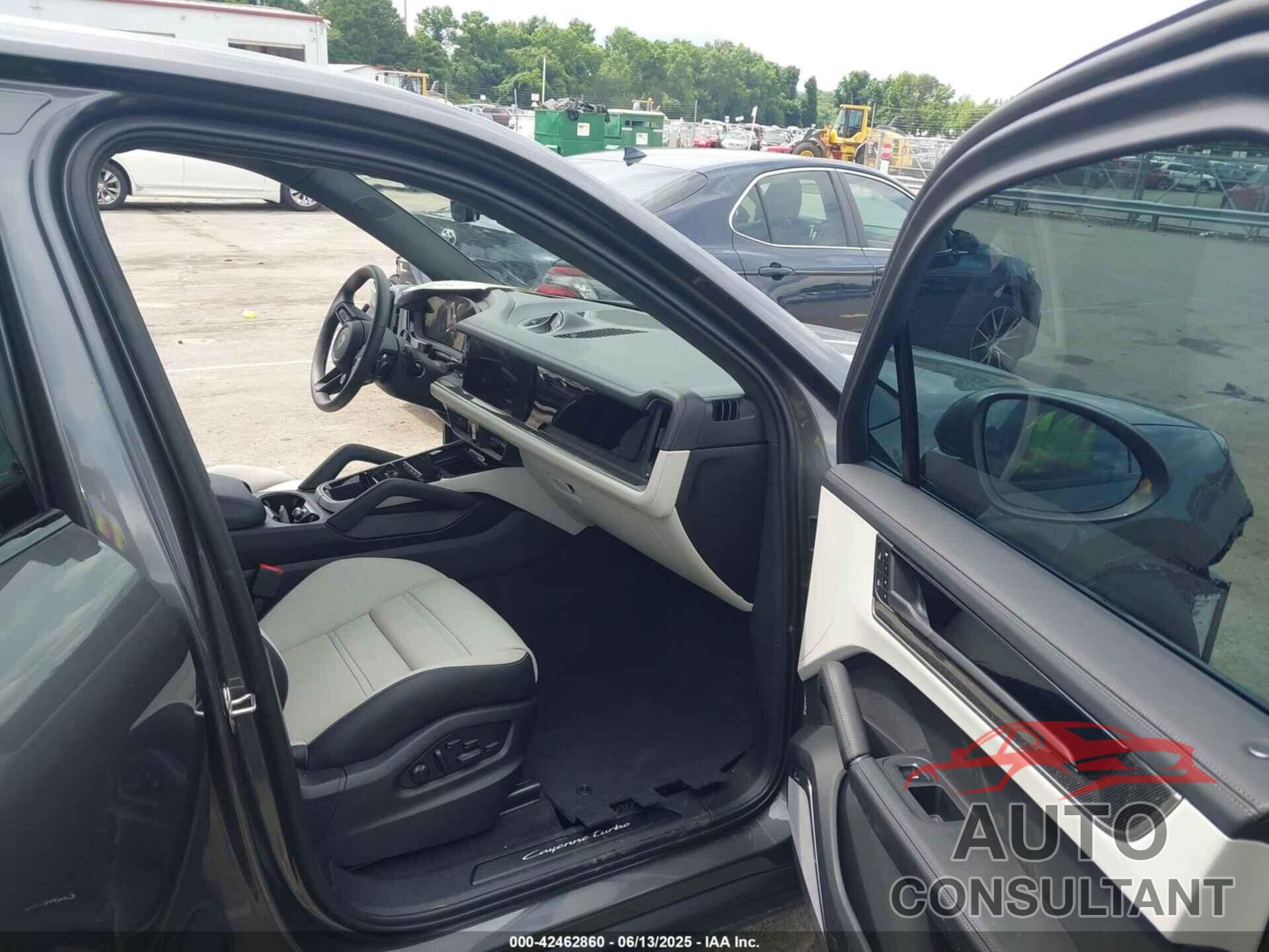 PORSCHE CAYENNE 2025 - WP1AM2AY7SDA27408