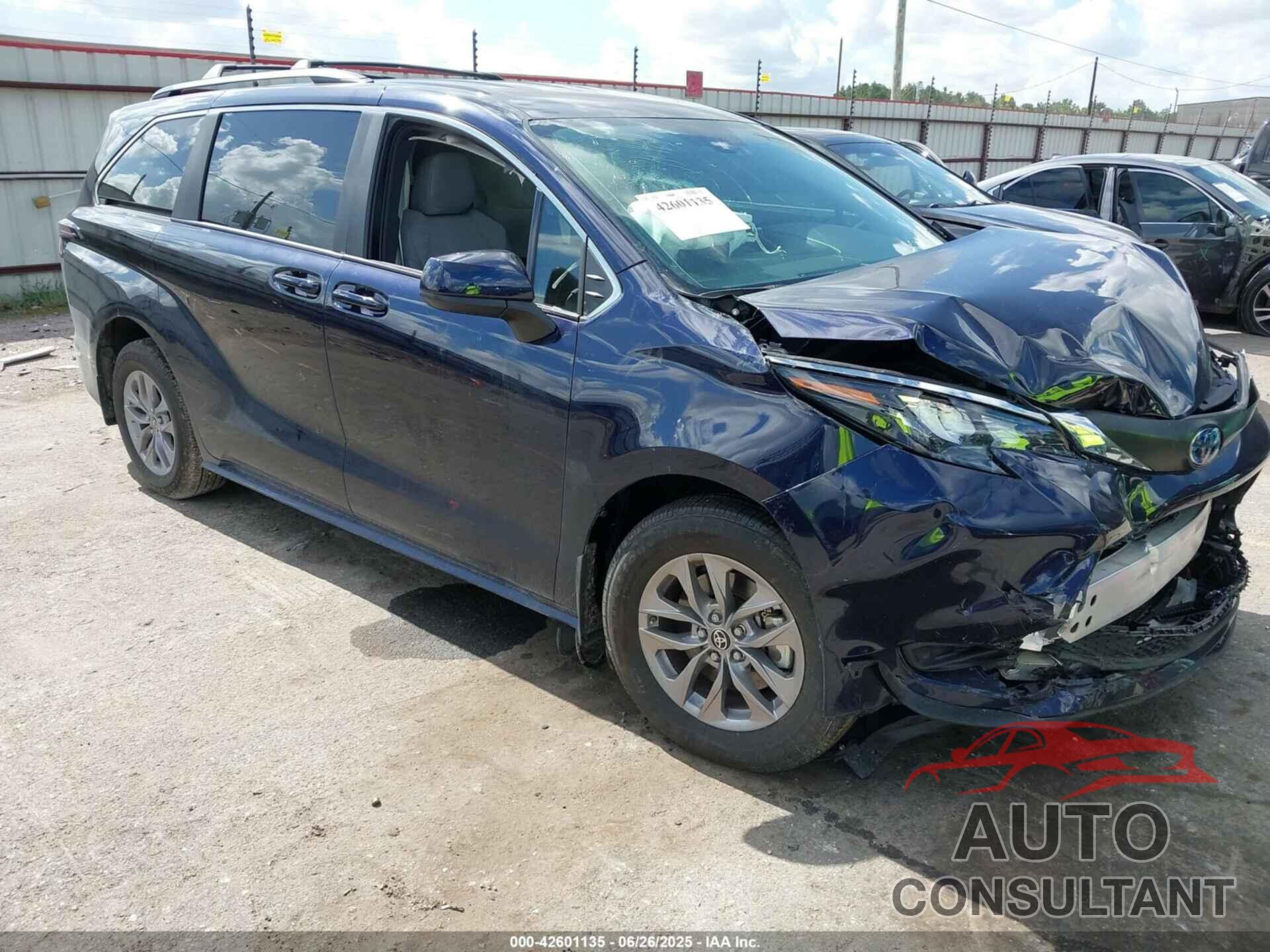 TOYOTA SIENNA 2025 - 5TDKRKEC6SS240957