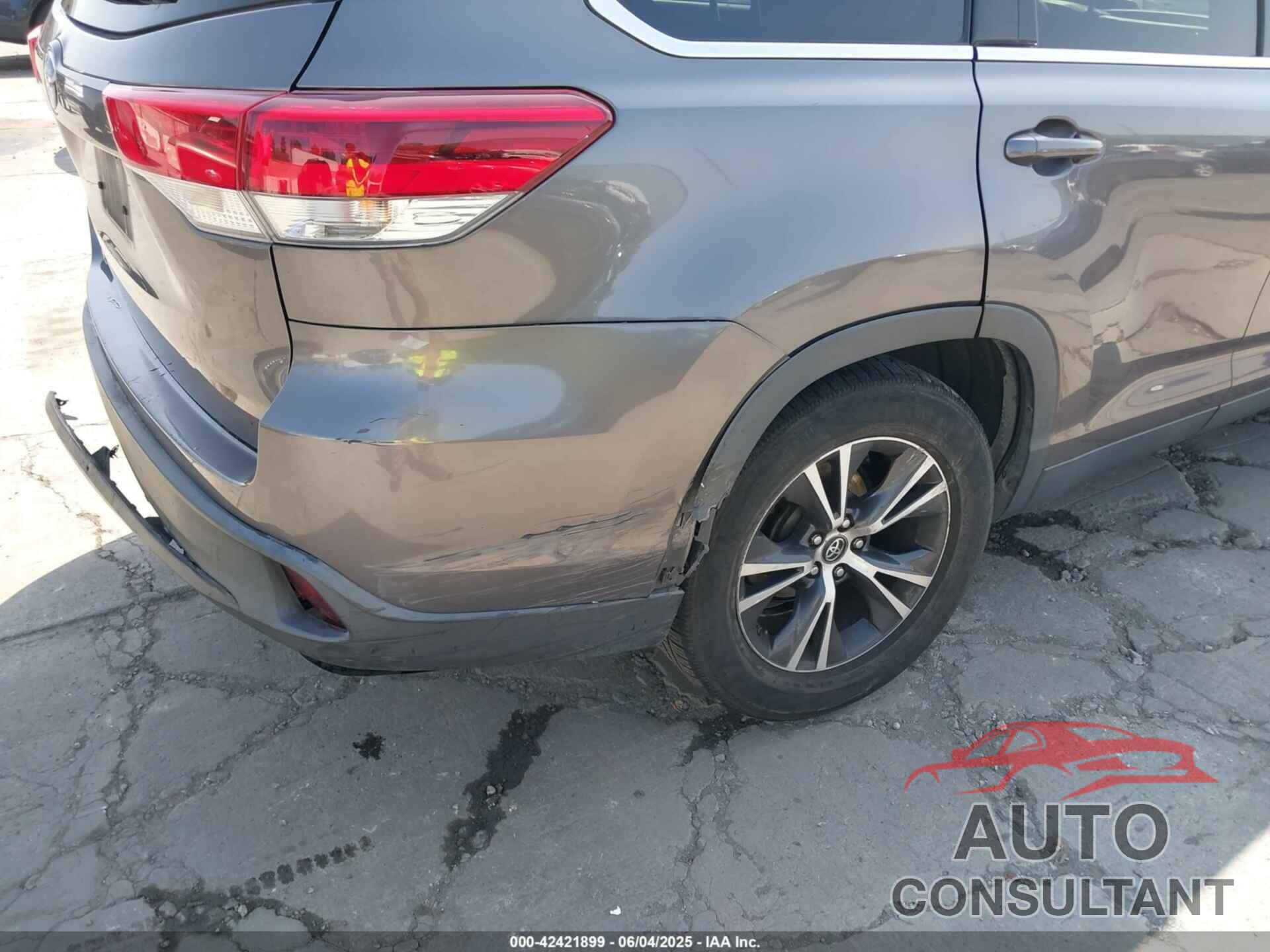 TOYOTA HIGHLANDER 2019 - 5TDZZRFH6KS326822