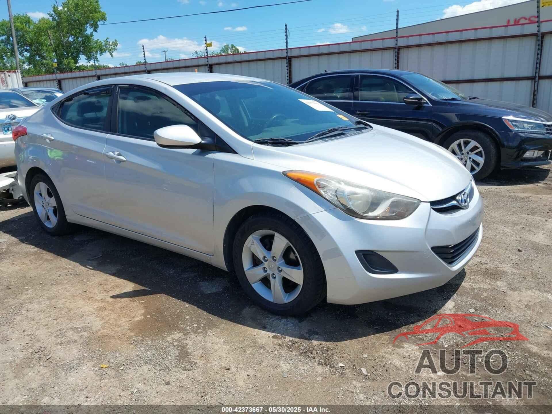 HYUNDAI ELANTRA 2011 - KMHDH4AE1BU145406