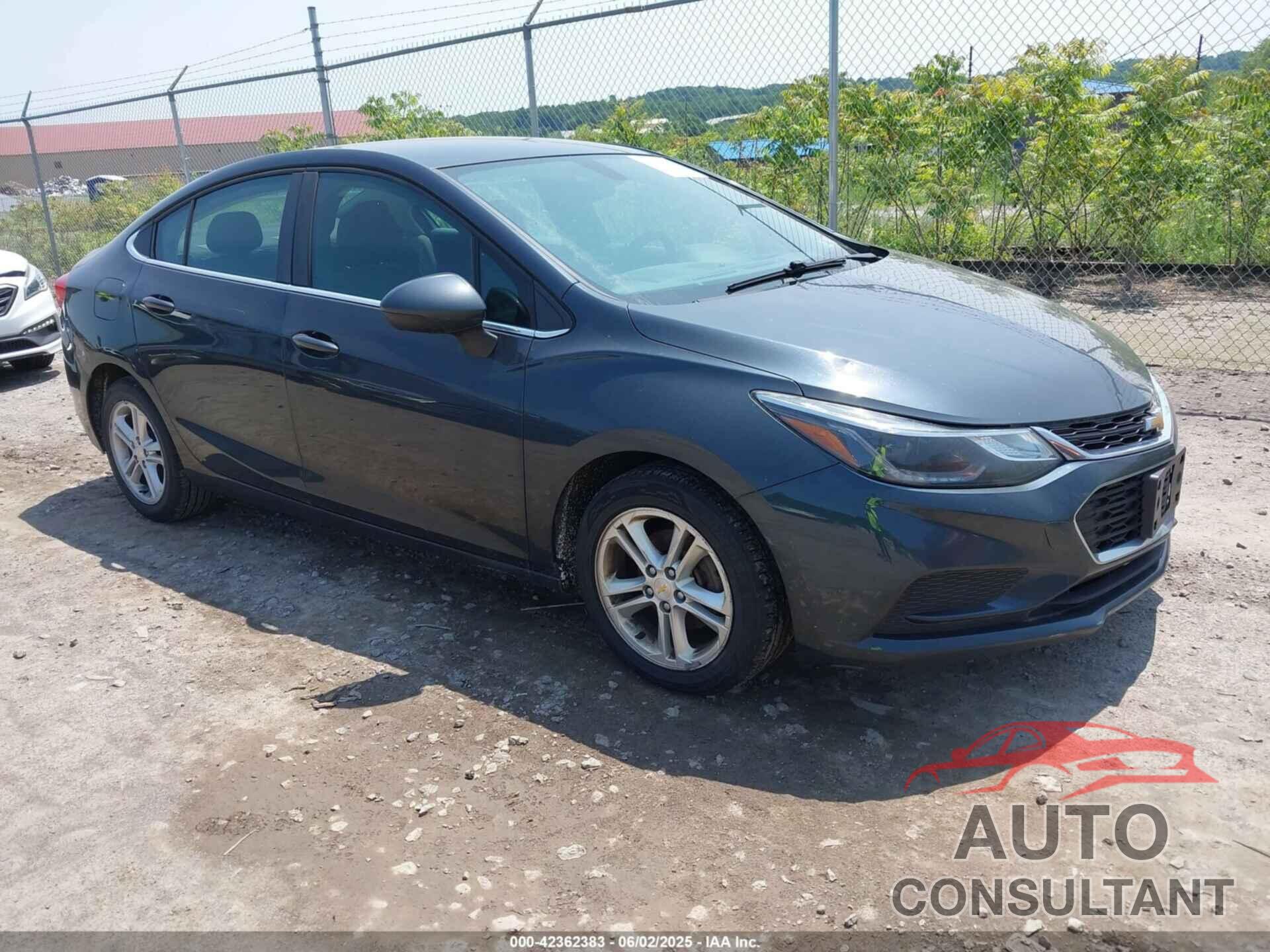 CHEVROLET CRUZE 2018 - 1G1BE5SM1J7231367