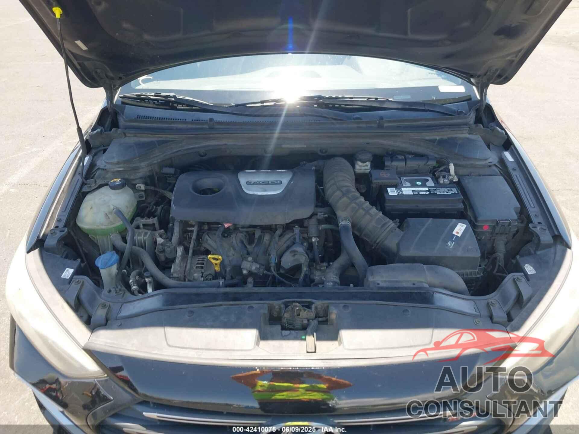 HYUNDAI ELANTRA 2017 - KMHD04LB7HU348982
