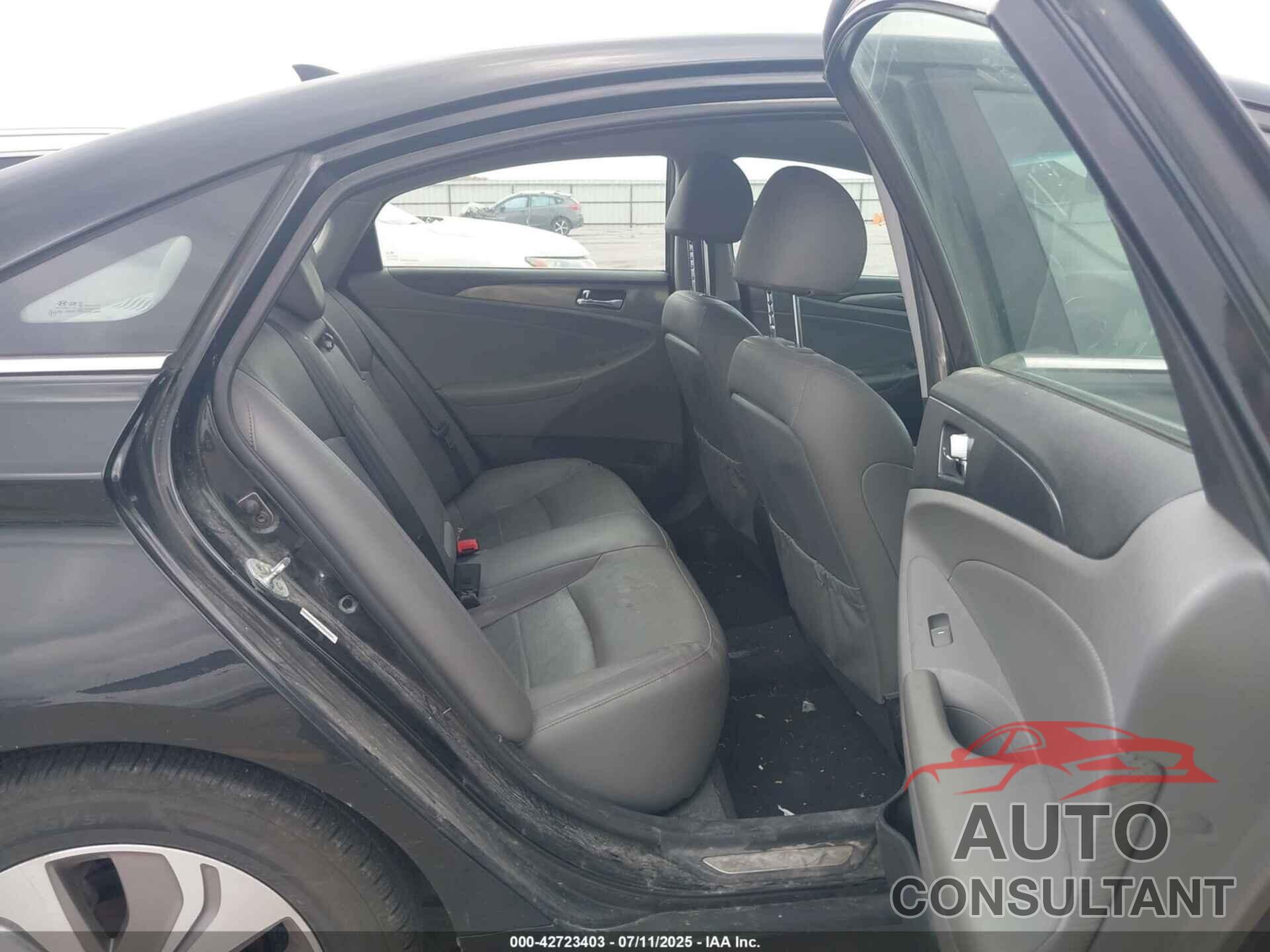 HYUNDAI SONATA HYBRID 2015 - KMHEC4A41FA130731