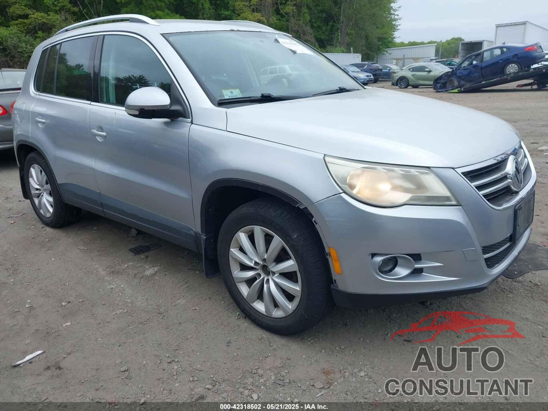 VOLKSWAGEN TIGUAN 2011 - WVGBV7AXXBW566502