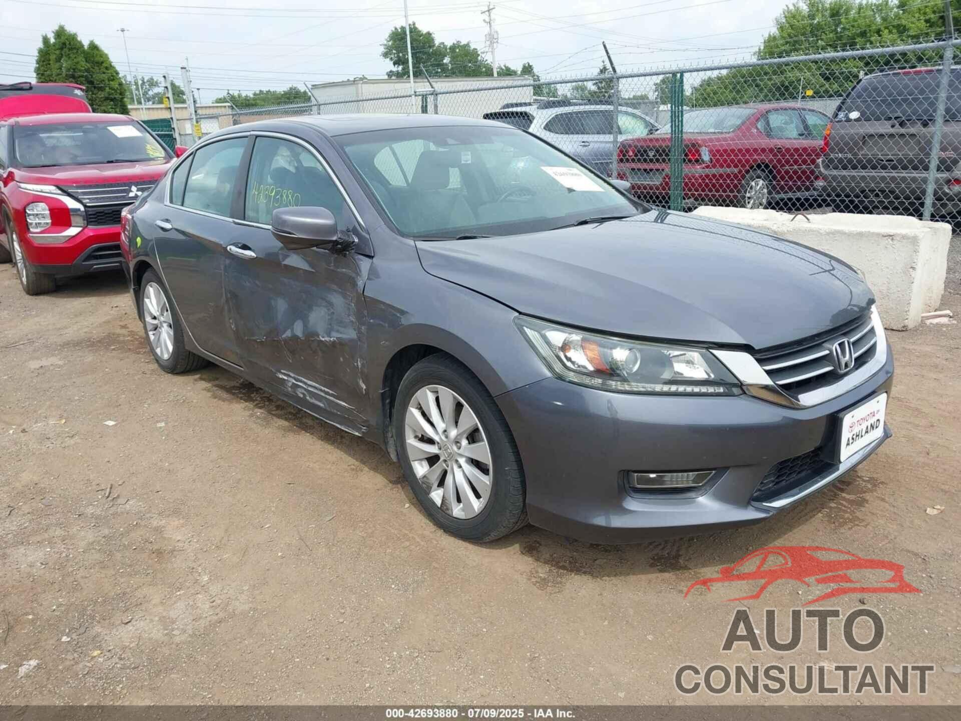 HONDA ACCORD 2013 - 1HGCR2F8XDA044083