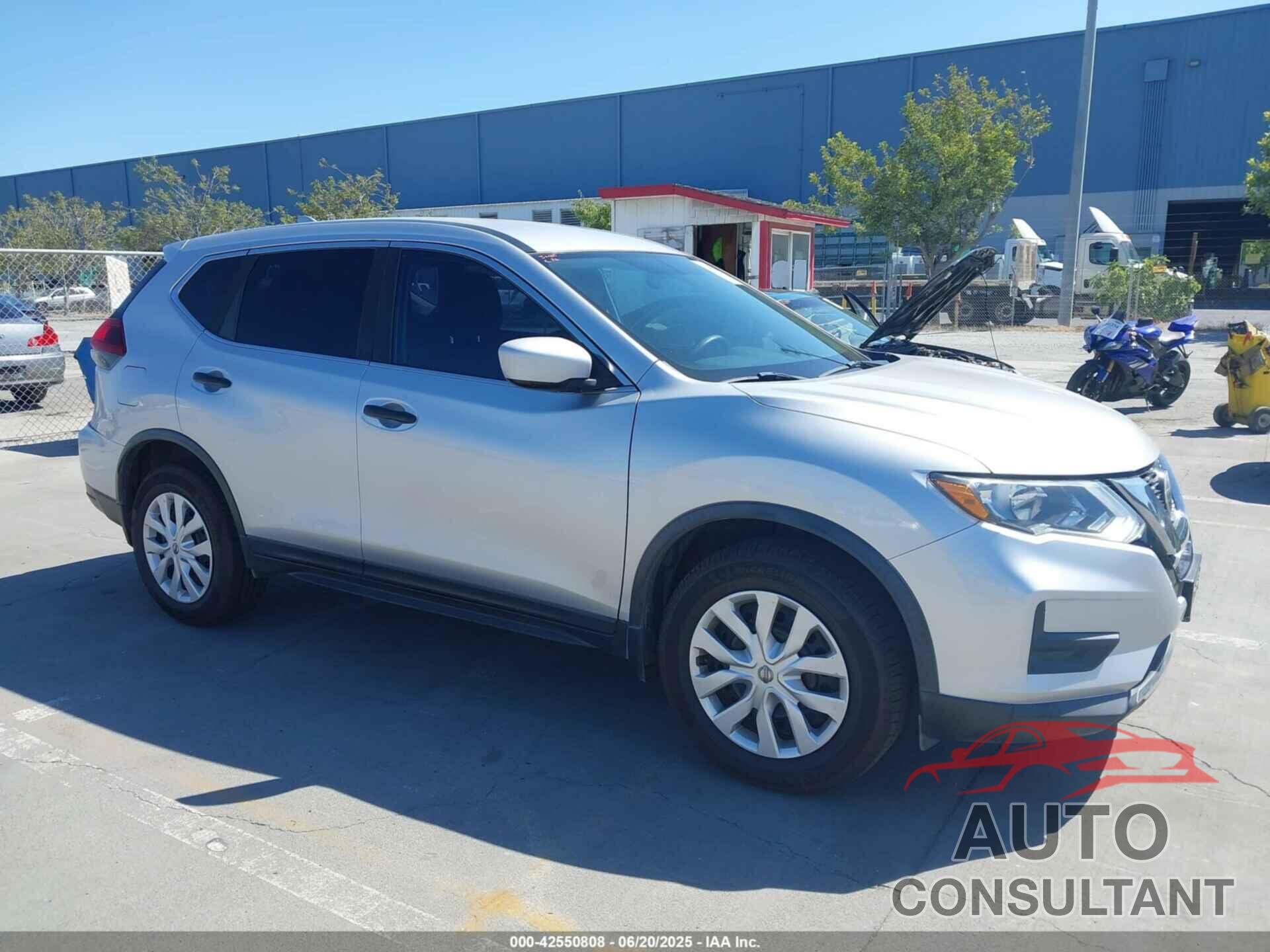NISSAN ROGUE 2018 - KNMAT2MV0JP508605