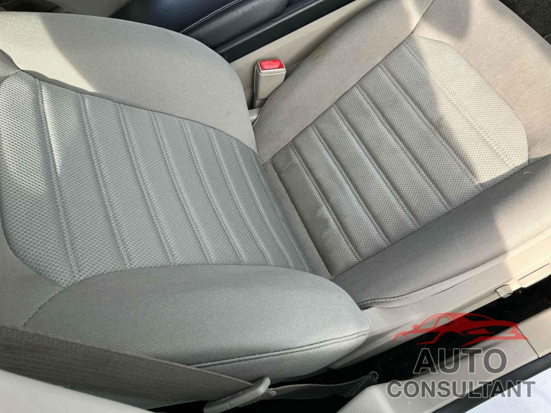 FORD FUSION 2019 - 3FA6P0LU5KR255630