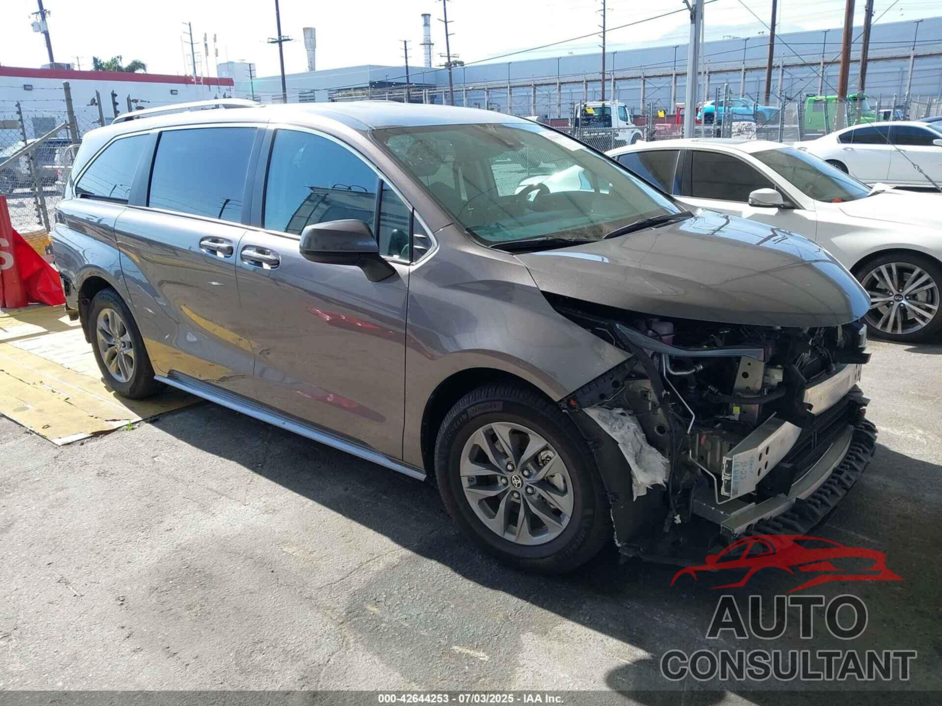 TOYOTA SIENNA 2022 - 5TDKRKECXNS109602