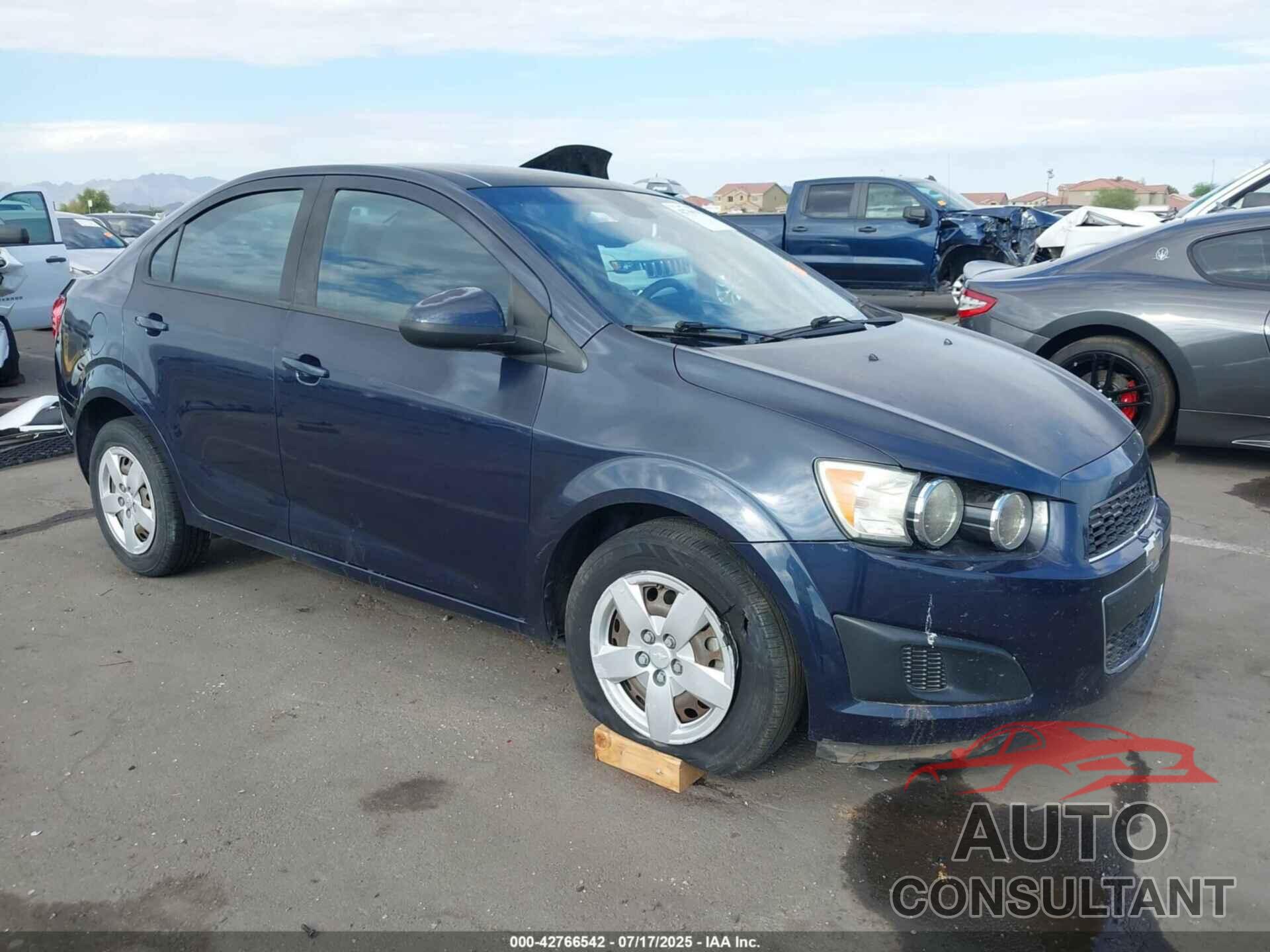 CHEVROLET SONIC 2015 - 1G1JA5SH9F4113361