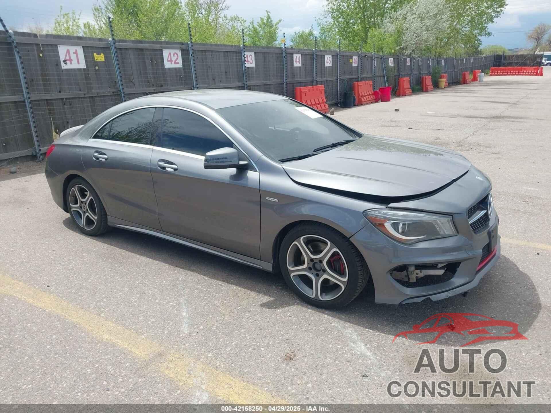 MERCEDES-BENZ CLA 250 2015 - WDDSJ4GB3FN264870