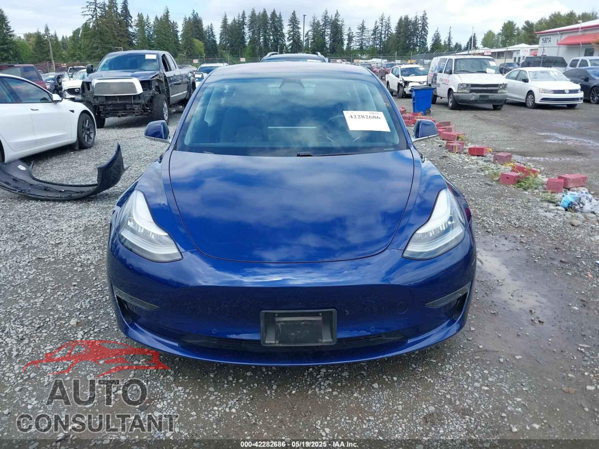 TESLA MODEL 3 2018 - 5YJ3E1EB7JF120234