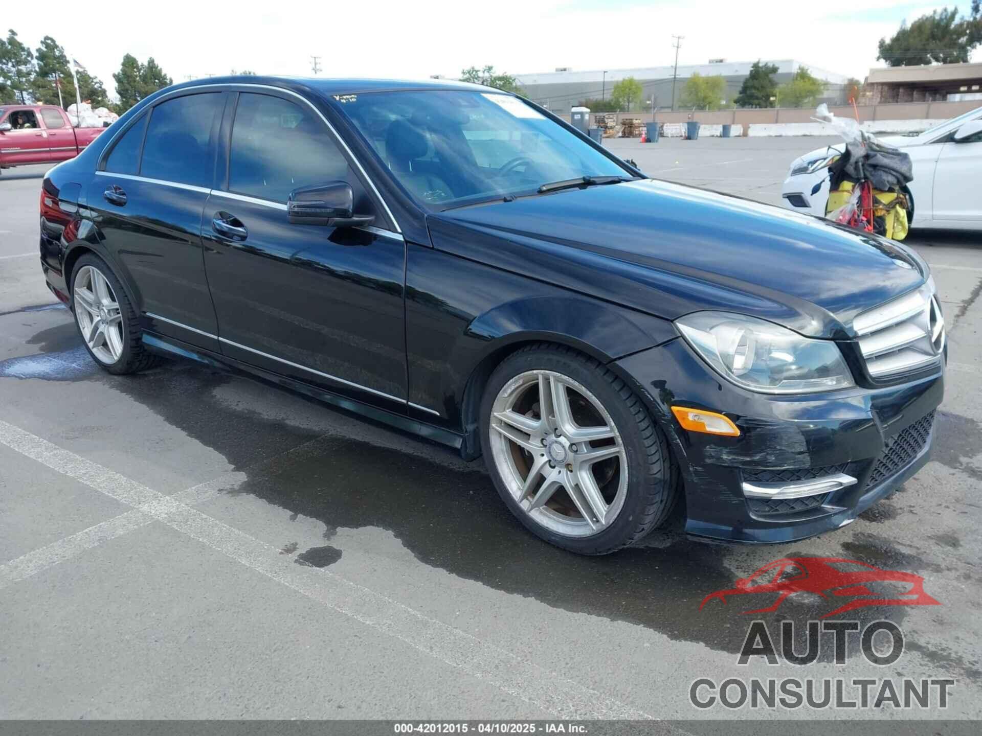 MERCEDES-BENZ C 250 2013 - WDDGF4HBXDA786292