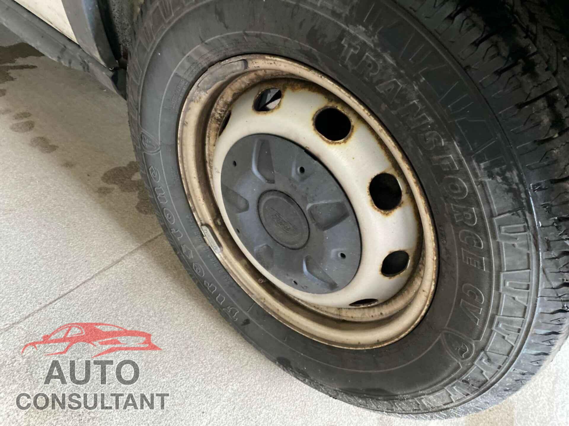 FORD TRANSIT-150 2017 - 1FTYE1YMXHKA82532