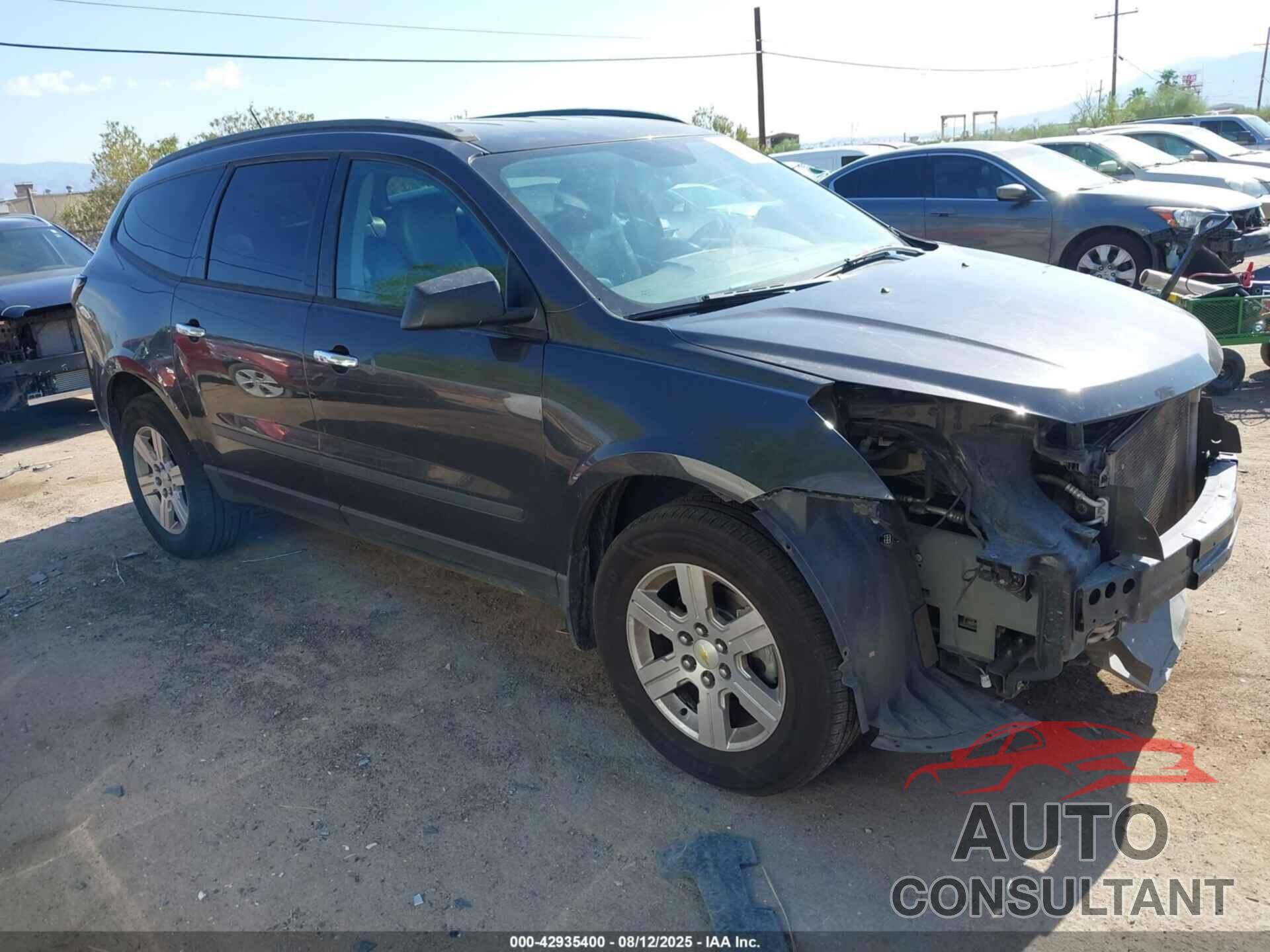 CHEVROLET TRAVERSE 2015 - 1GNKRFED8FJ249203