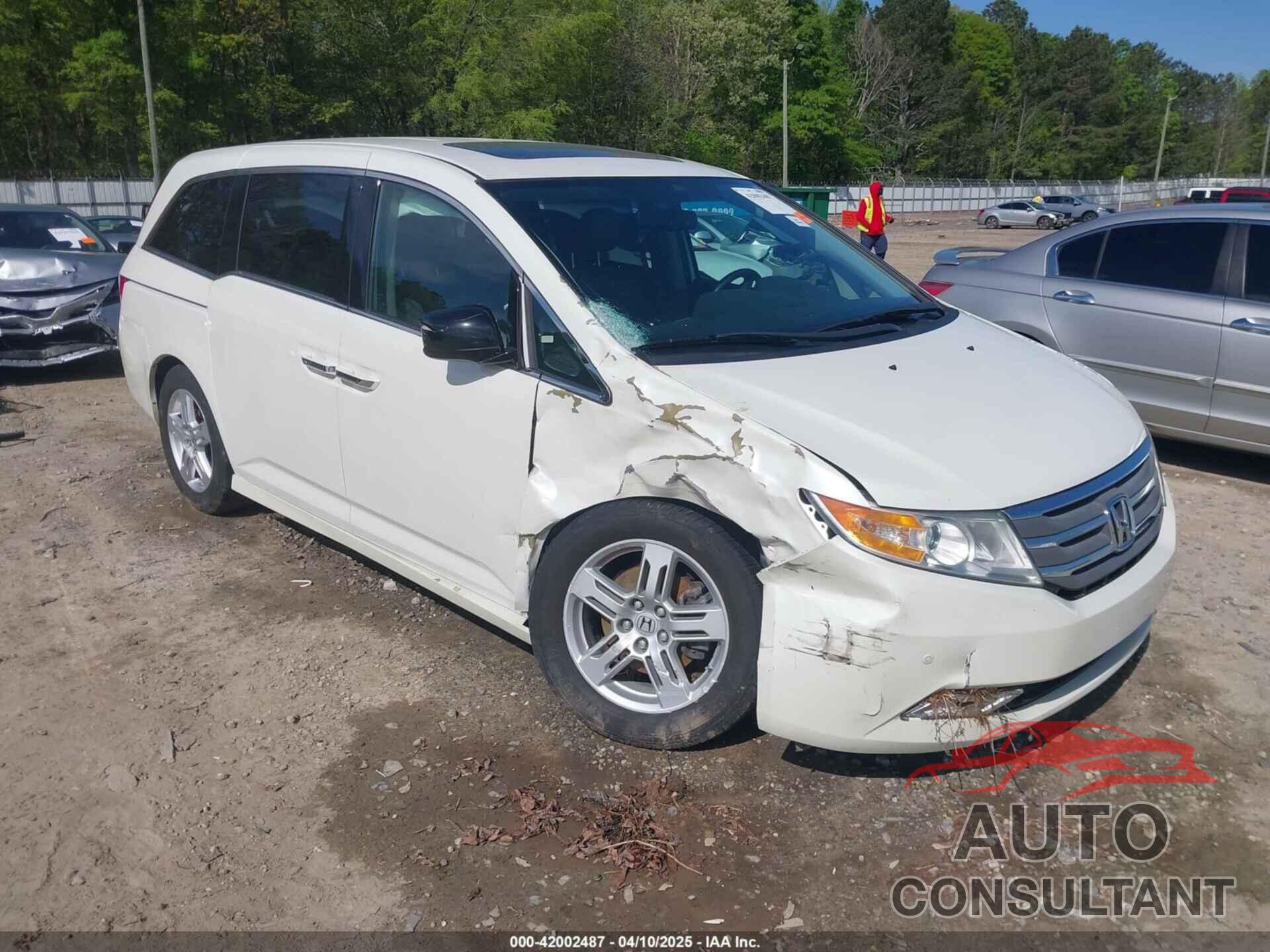 HONDA ODYSSEY 2013 - 5FNRL5H96DB009694