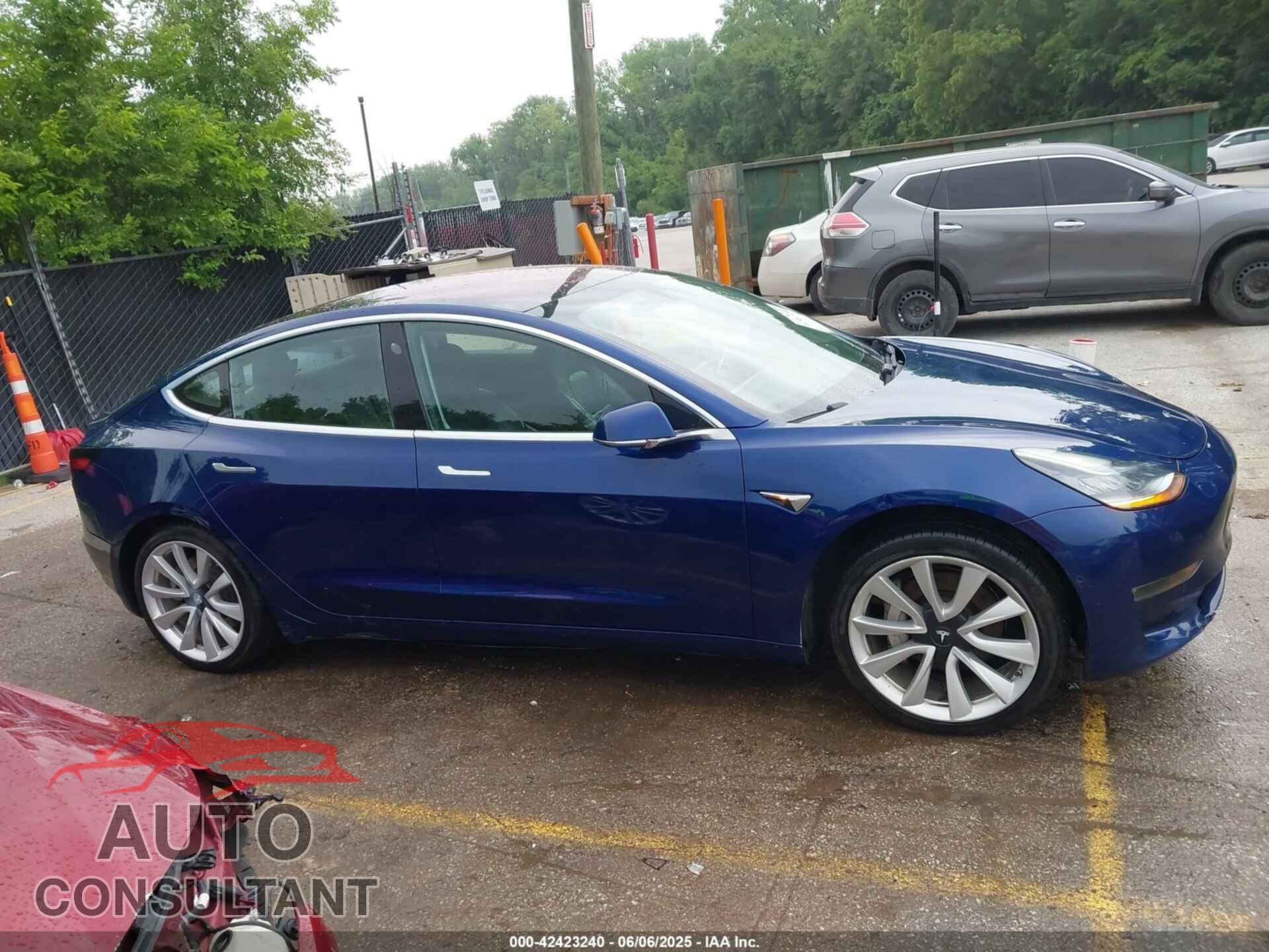 TESLA MODEL 3 2018 - 5YJ3E1EA0JF031189