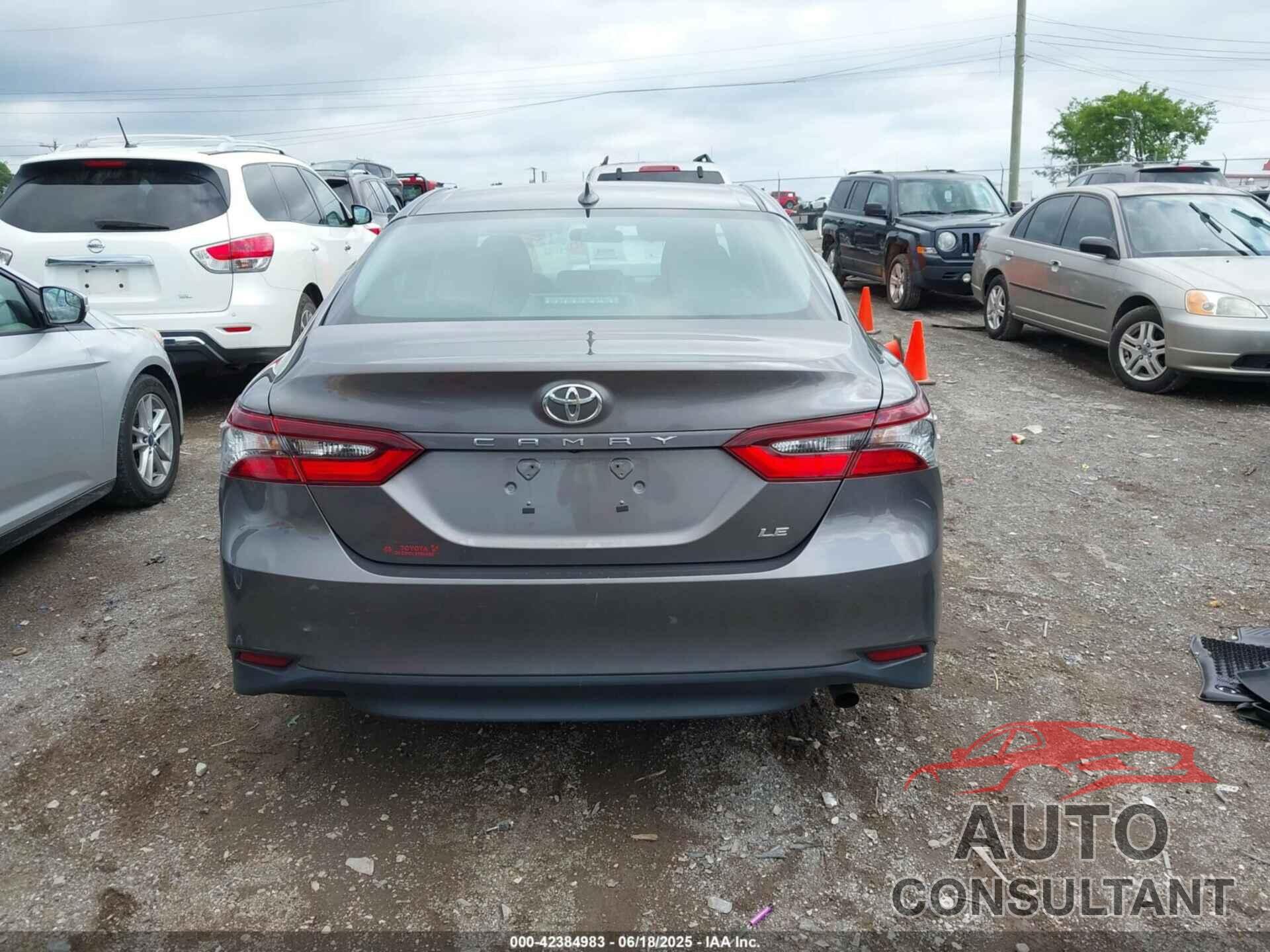 TOYOTA CAMRY 2021 - 4T1C11AK6MU420419