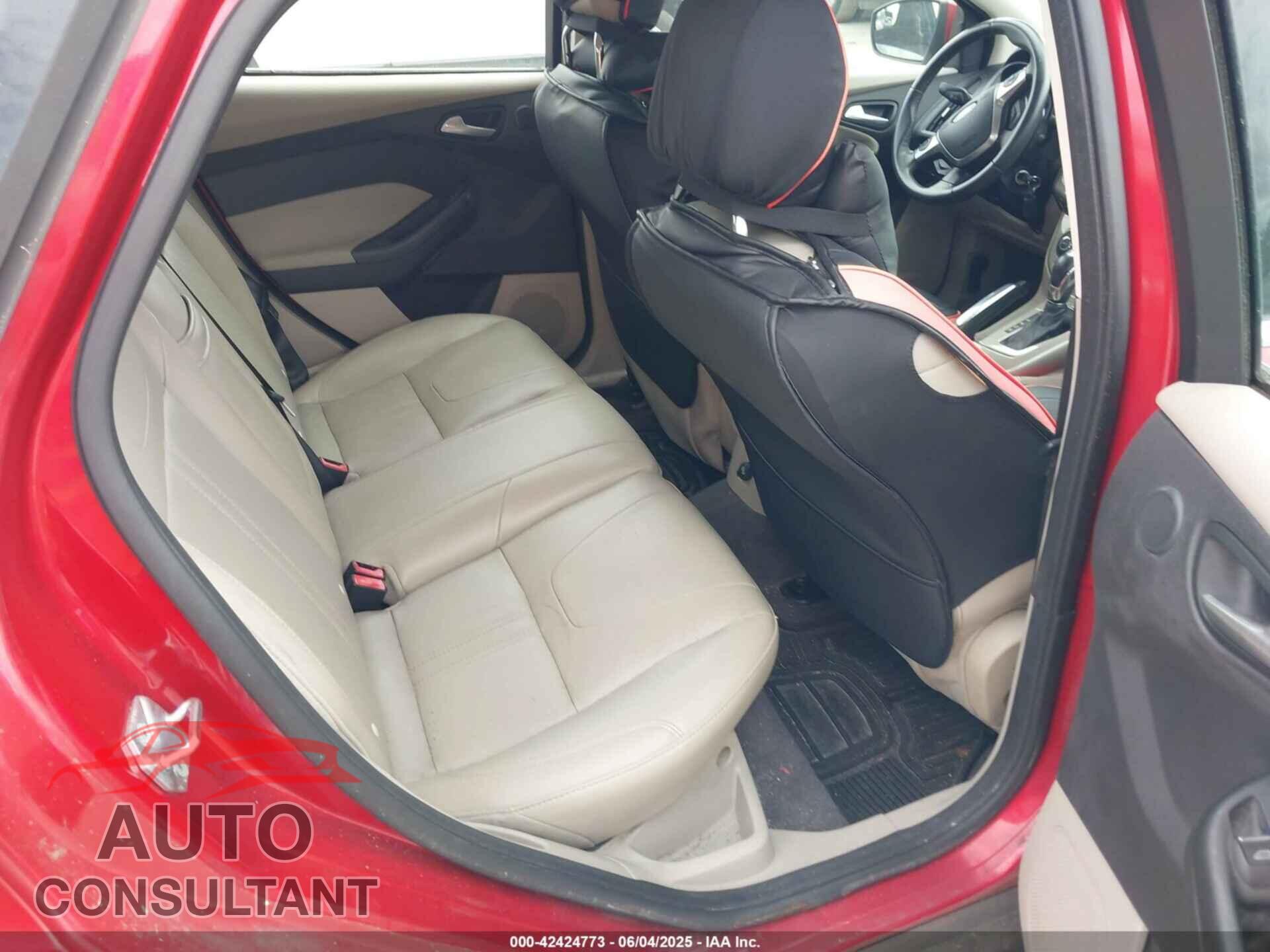 FORD FOCUS 2012 - 1FAHP3M24CL242536